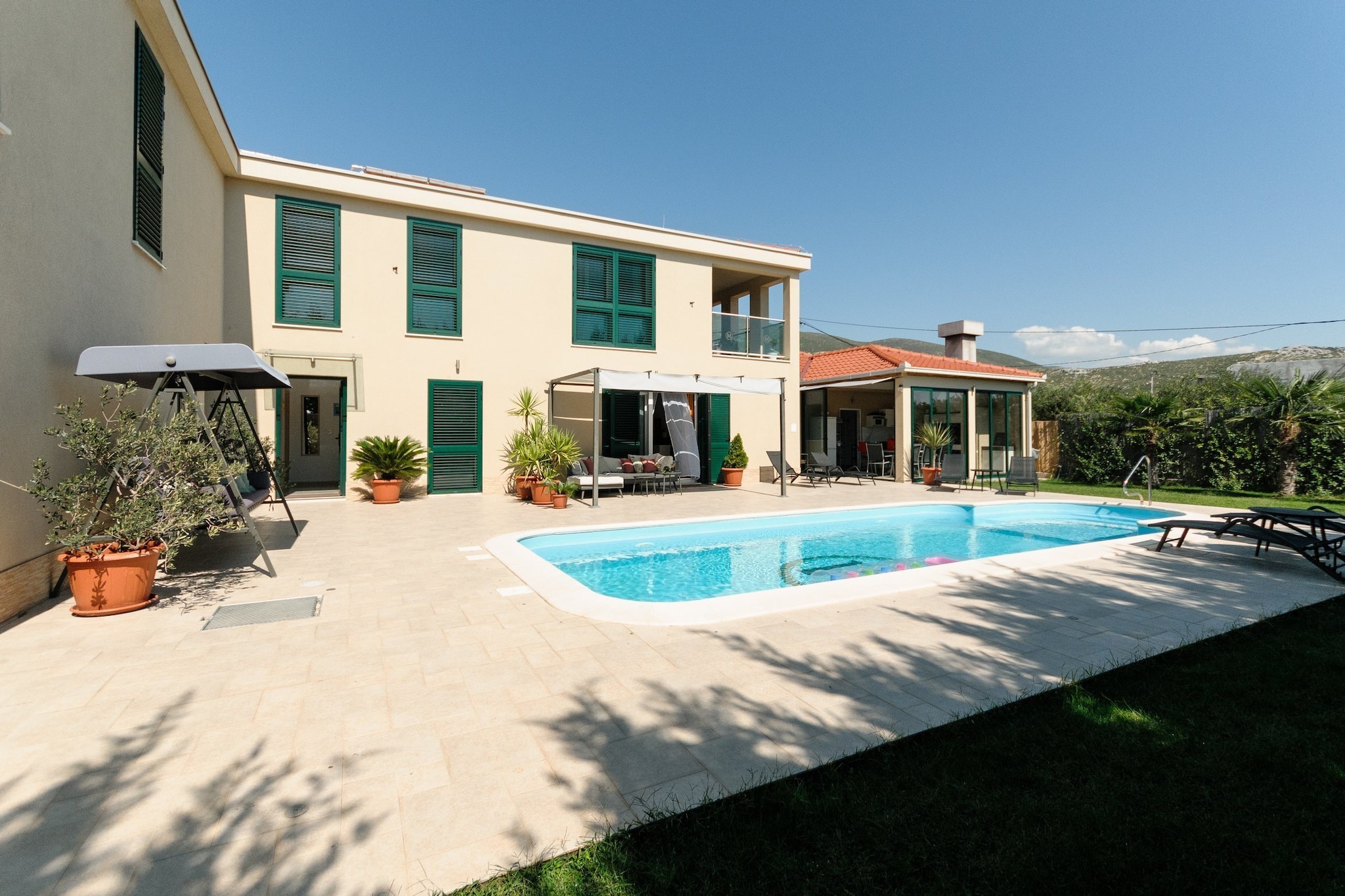 Luxury Villa with Heated Pool, Terrace, and Outdoor Amenities for Relaxation - Five Bedroom Villa-Pool