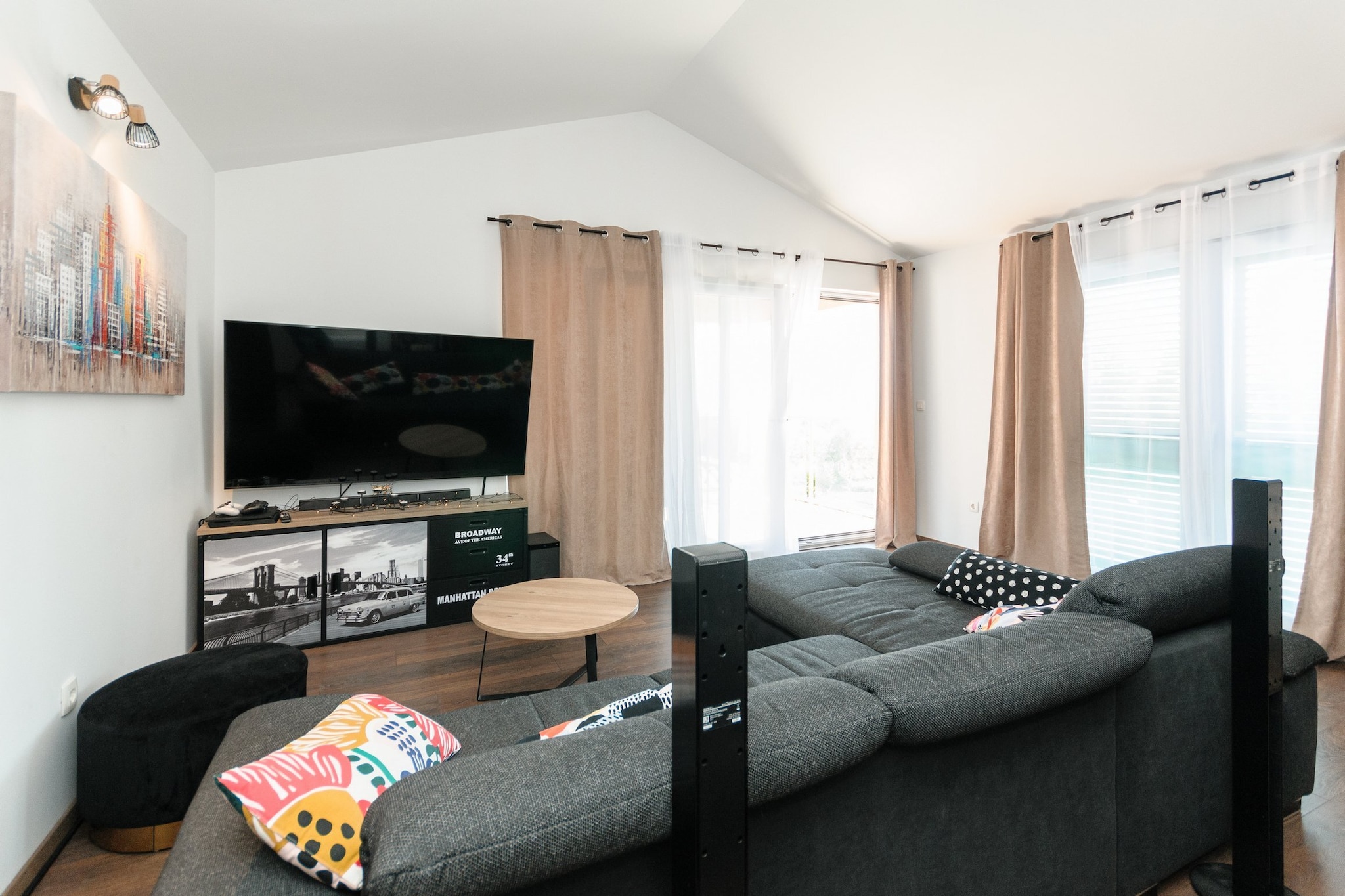 Luxury Villa with Heated Pool, Terrace, and Outdoor Amenities for Relaxation - Five Bedroom Villa-Living room