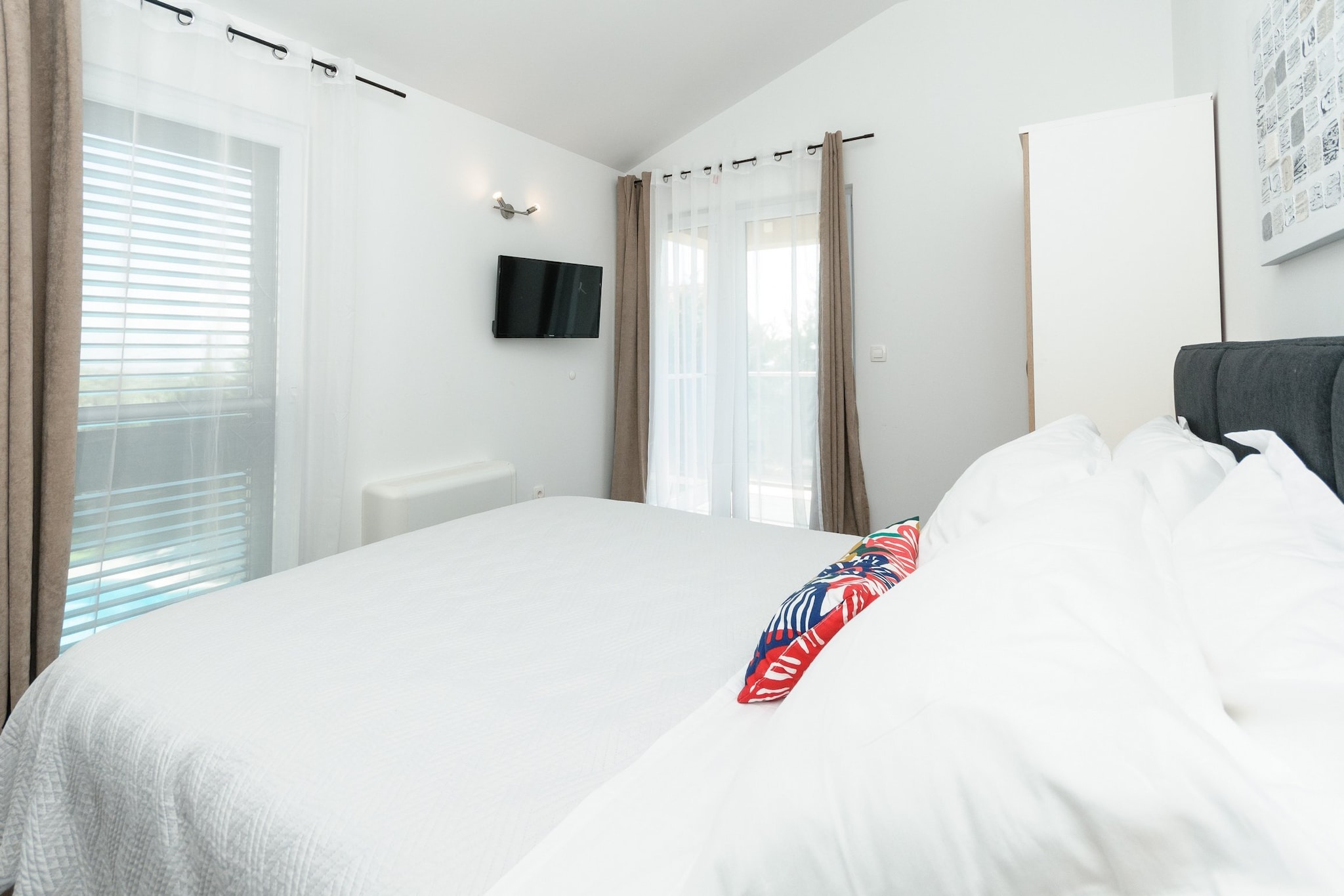 Luxury Villa with Heated Pool, Terrace, and Outdoor Amenities for Relaxation - Five Bedroom Villa-Bedroom