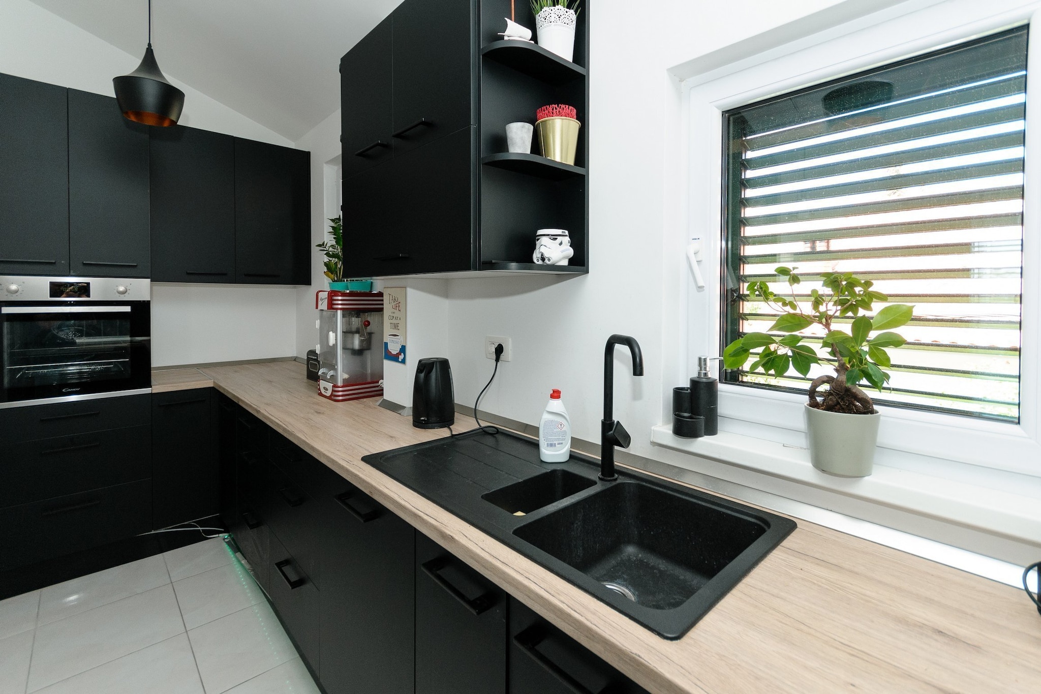 Luxury Villa with Heated Pool, Terrace, and Outdoor Amenities for Relaxation - Five Bedroom Villa-Kitchen