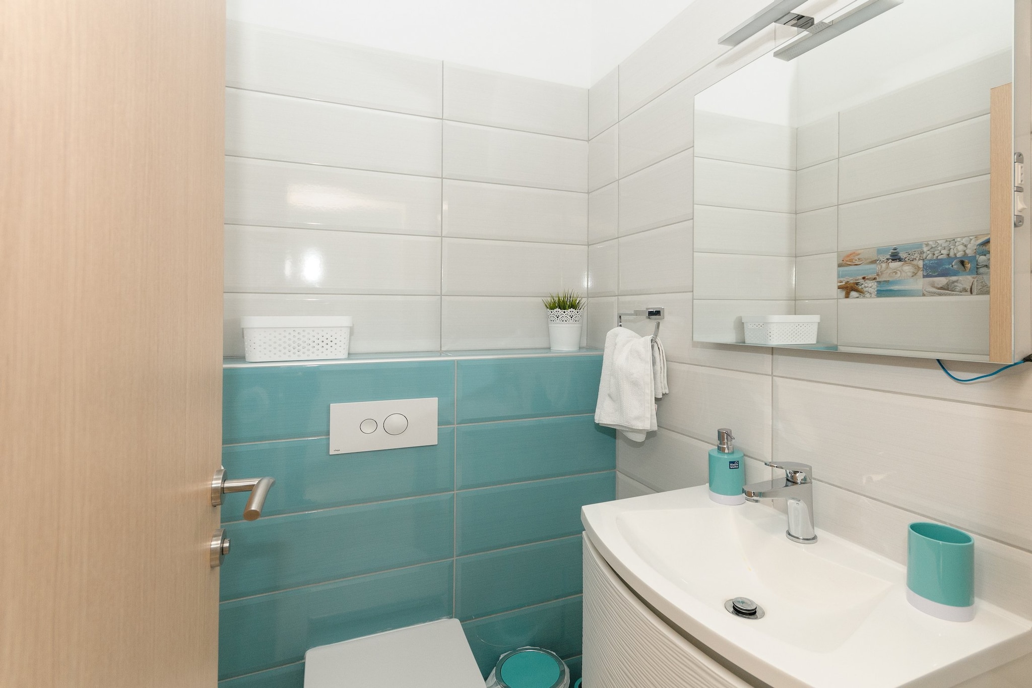 Luxury Villa with Heated Pool, Terrace, and Outdoor Amenities for Relaxation - Five Bedroom Villa-Bathroom