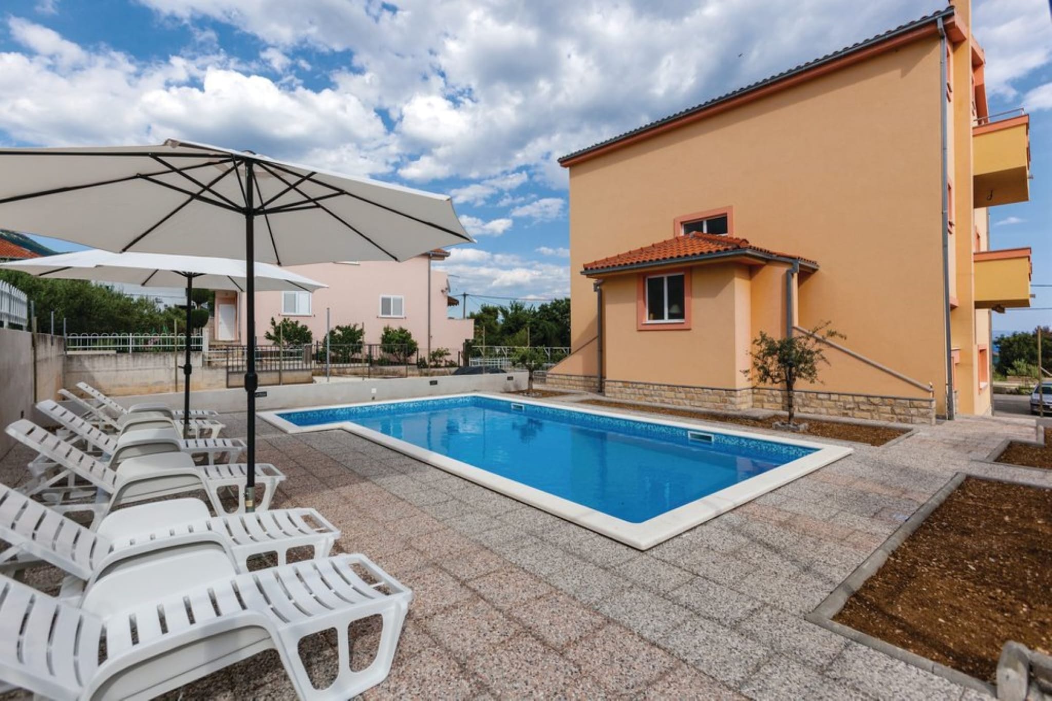 Chic and Stylish Kastel Novi Apartment with Pool - Five Bedroom Apartment With Pool-Piscine