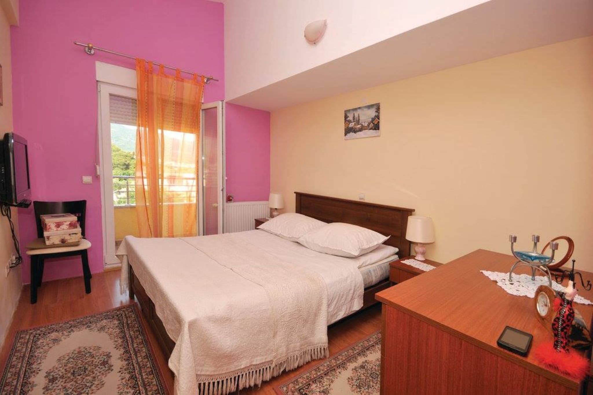 Chic and Stylish Kastel Novi Apartment with Pool - Five Bedroom Apartment With Pool-Chambre