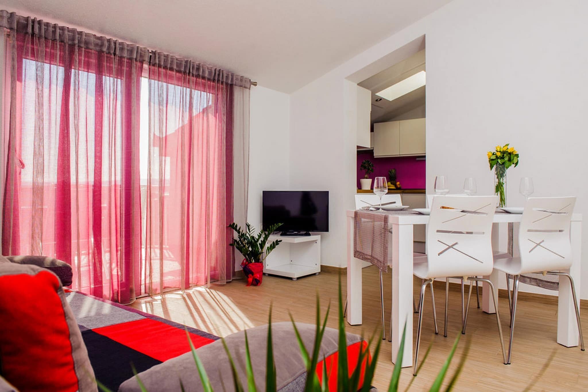Two Bedroom Apartment (Owner Purple)-Wohnzimmer