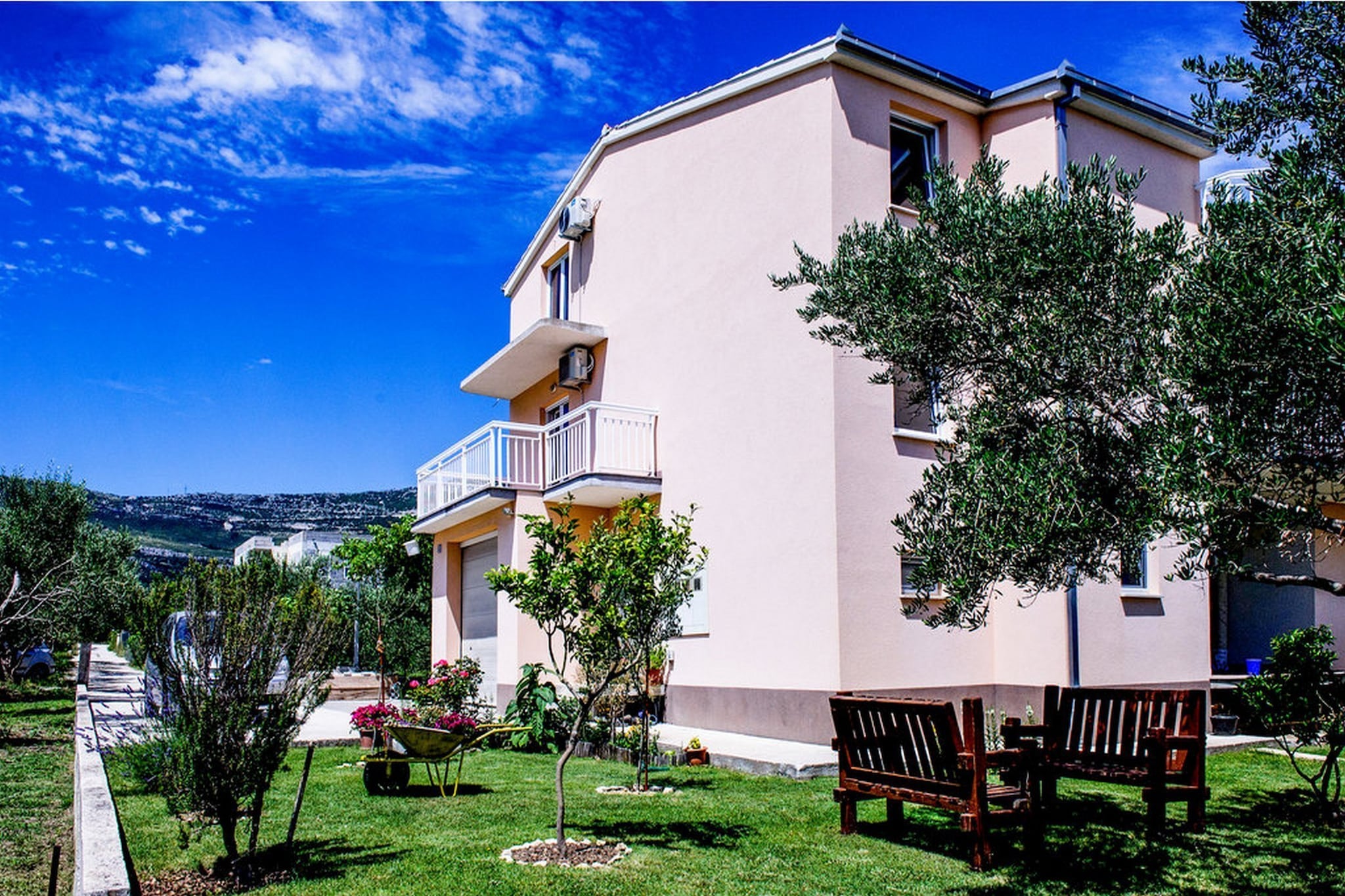 Two Bedroom Apartment with Balcony (Owner Blue)-Außenbereich