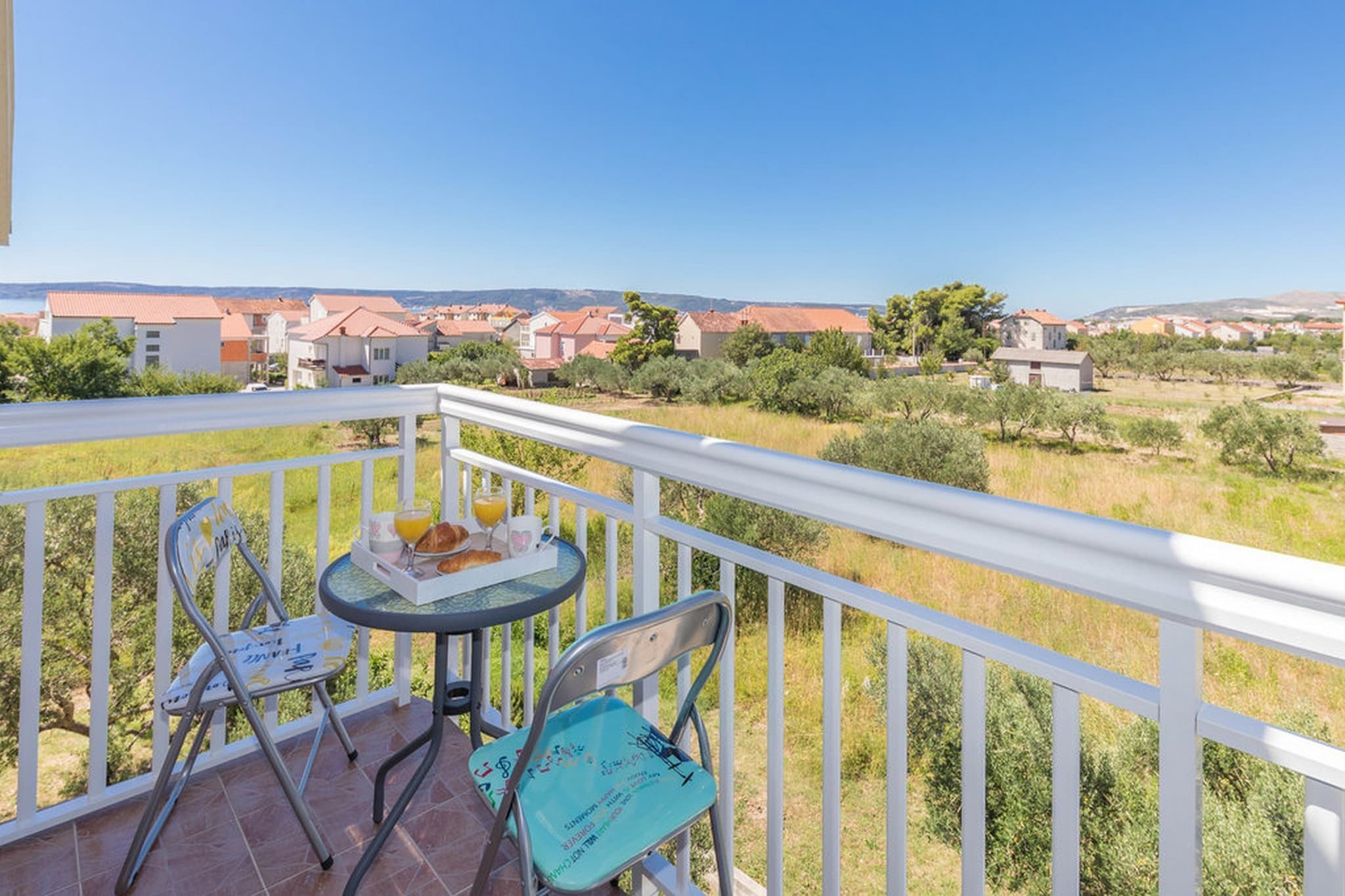 Two Bedroom Apartment with Balcony (Owner Blue)-Terrassenbalkon