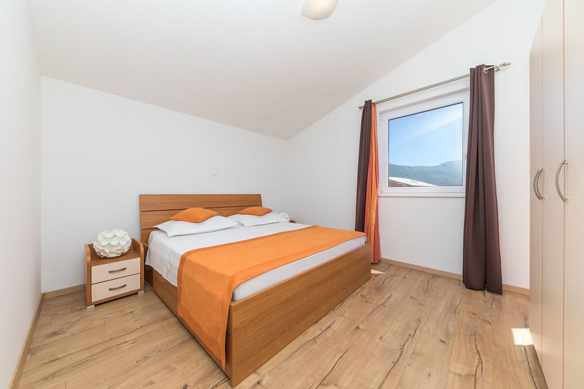 Two Bedroom Apartment with Balcony (Owner Blue)-Schlafzimmer