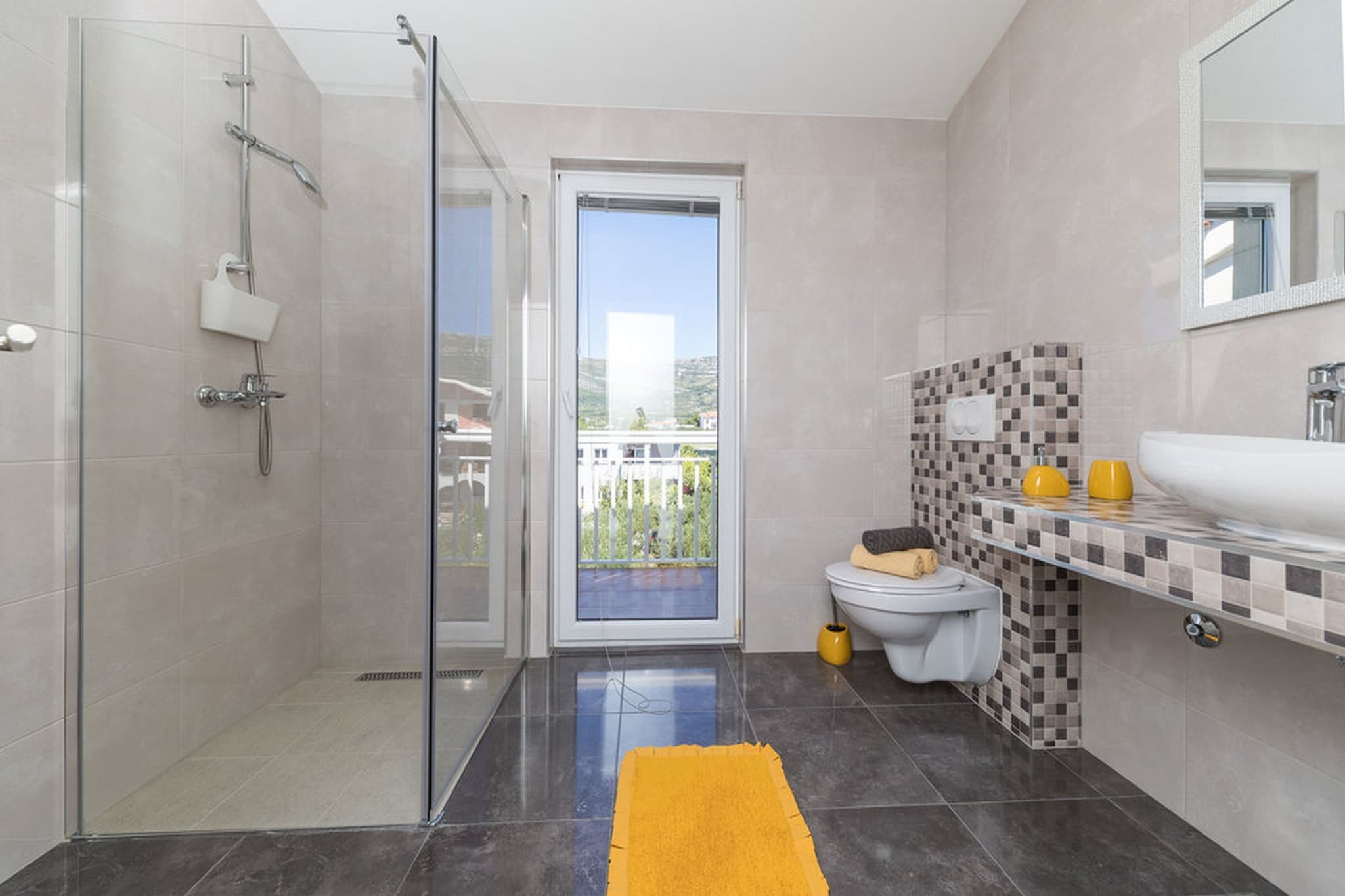Two Bedroom Apartment with Balcony (Owner Blue)-Badezimmer