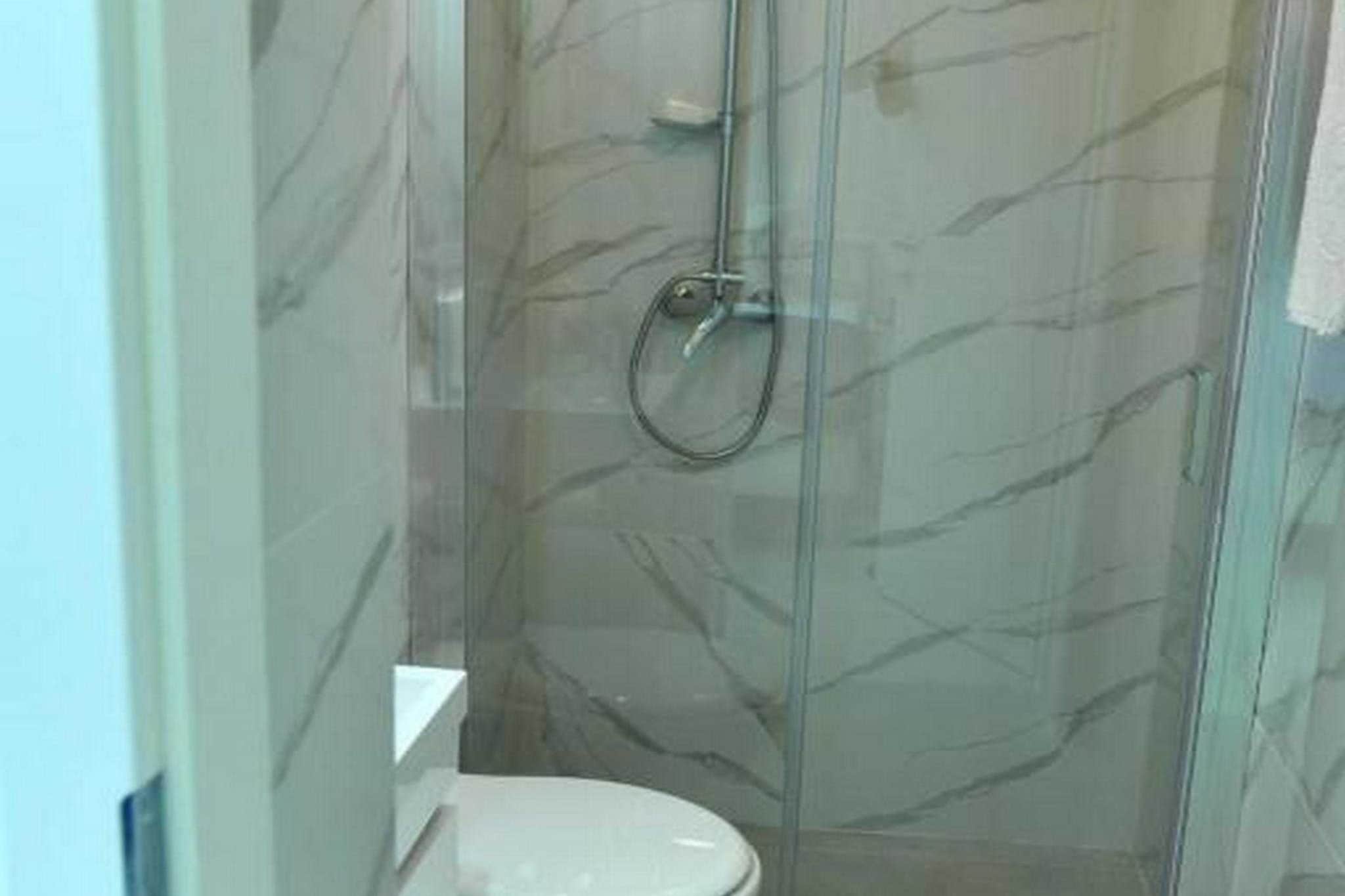 Charming Sinj Town Studio Apartments - Studio Apartments-Salle de bain
