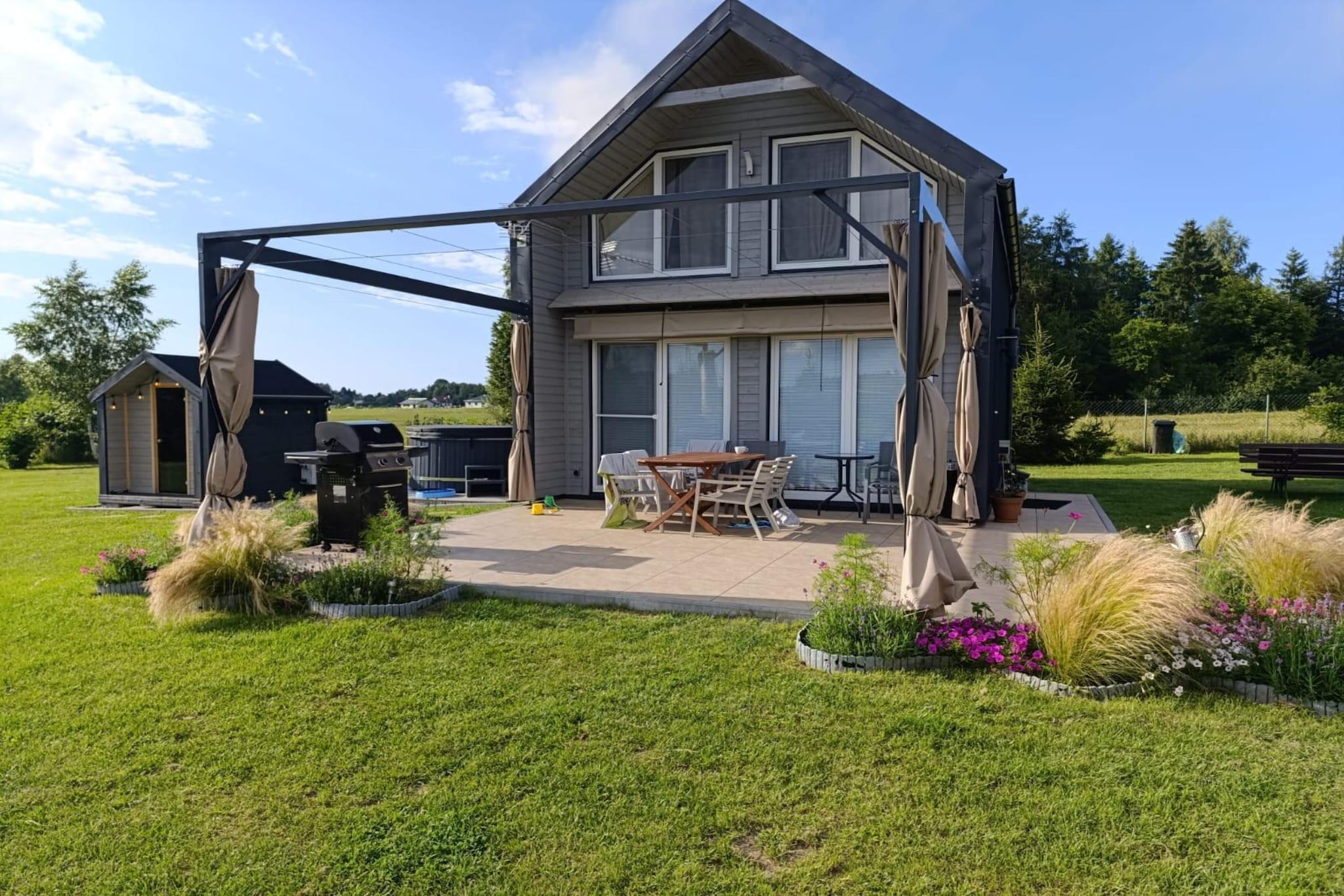 Exterior Summer