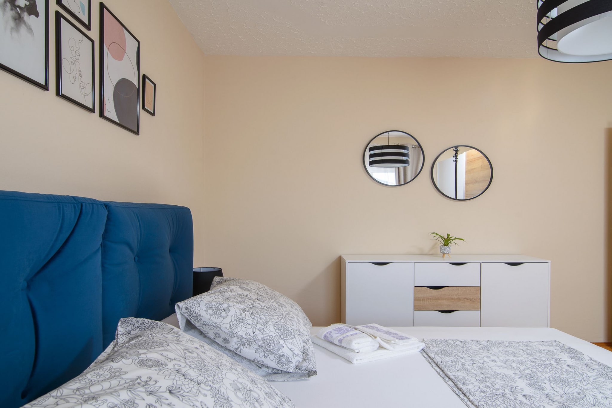 Modern Apartment Near Trogir Beach with Sea View Terrace and Lounge Area - Two Bedroom Apartment-Bedroom