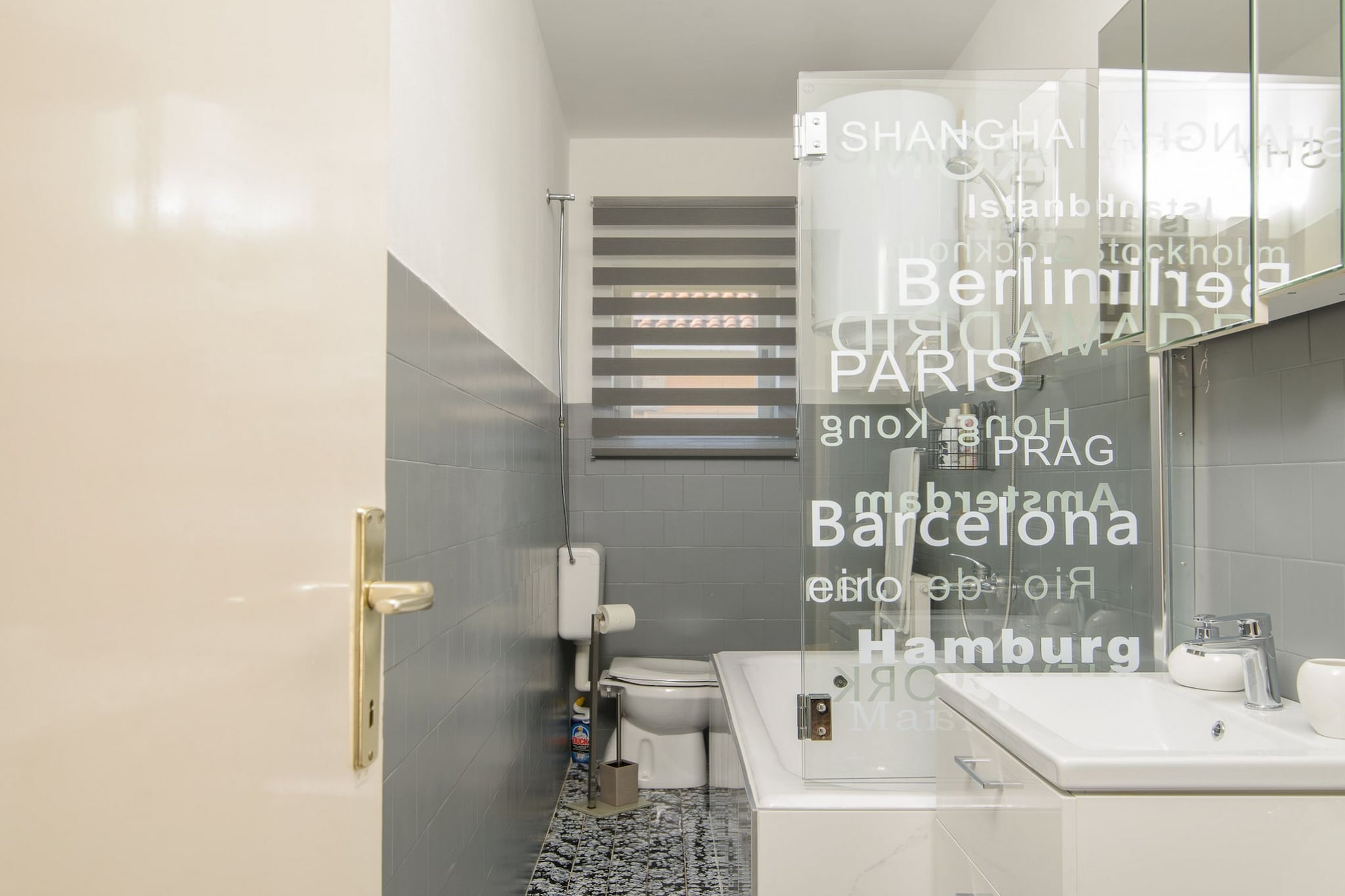 Modern Apartment Near Trogir Beach with Sea View Terrace and Lounge Area - Two Bedroom Apartment-Bathroom
