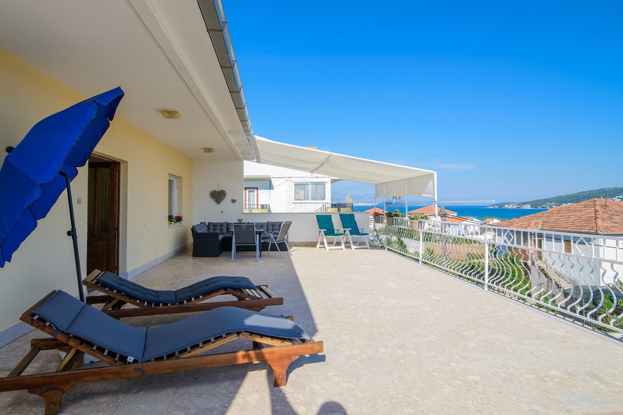 Modern Apartment Near Trogir Beach with Sea View Terrace and Lounge Area - Two Bedroom Apartment-Terrace balcony