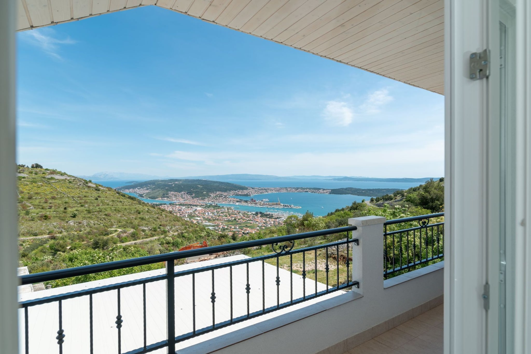 Three Bedroom Villa-Terrace