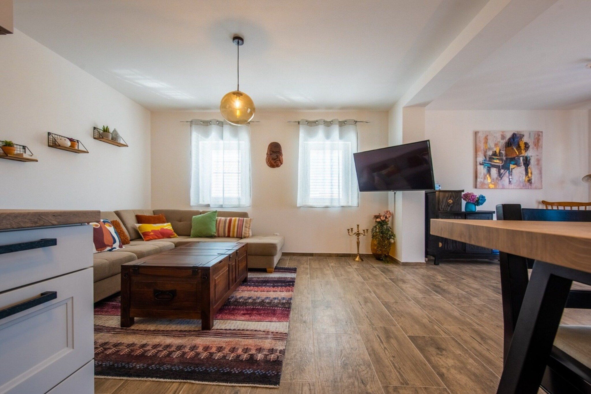 Charming and Tranquil Kastel Gomilica Apartment with Balcony and Patio - Three Bedroom Apartment-Salon