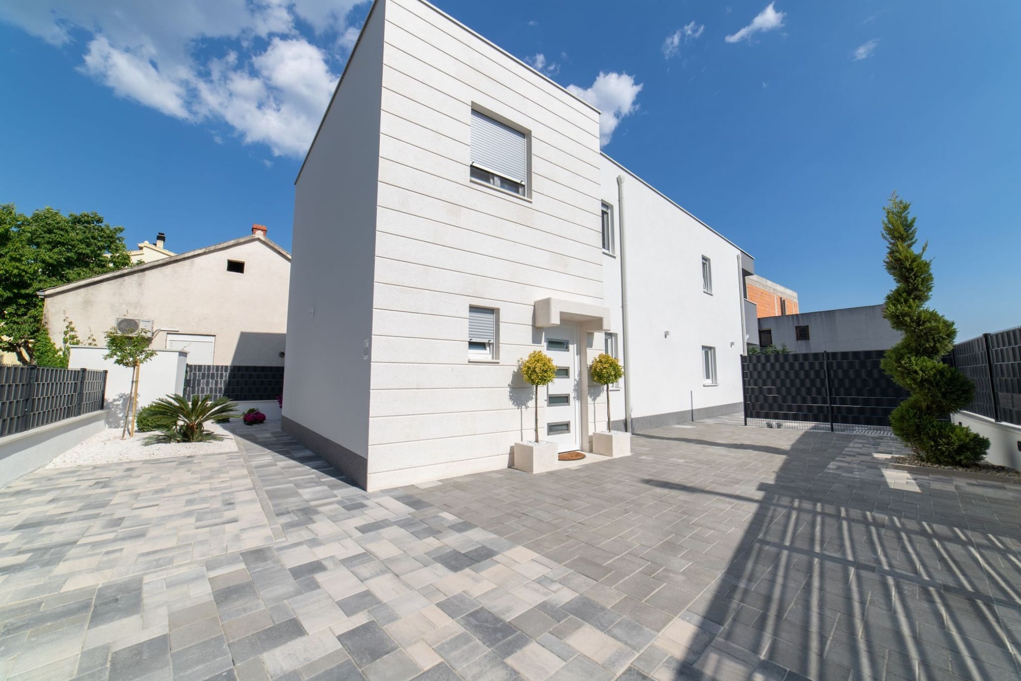 Luxury Kastela Villa with Heated Pool and Lounge Area - Four Bedroom Villa-Extérieur