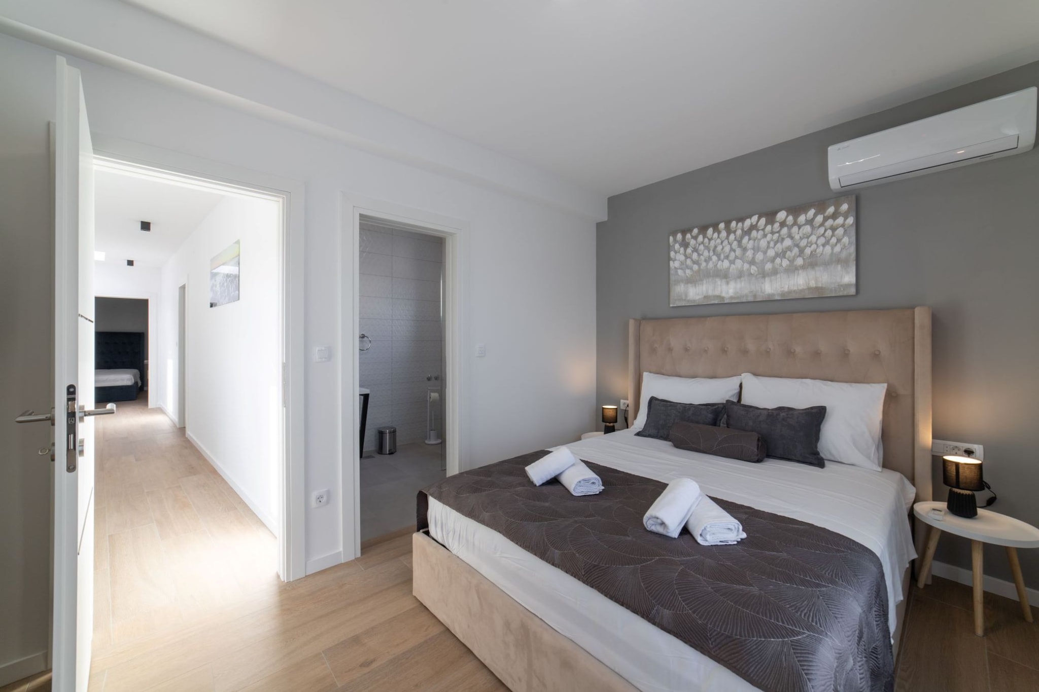 Luxury Kastela Villa with Heated Pool and Lounge Area - Four Bedroom Villa-Chambre