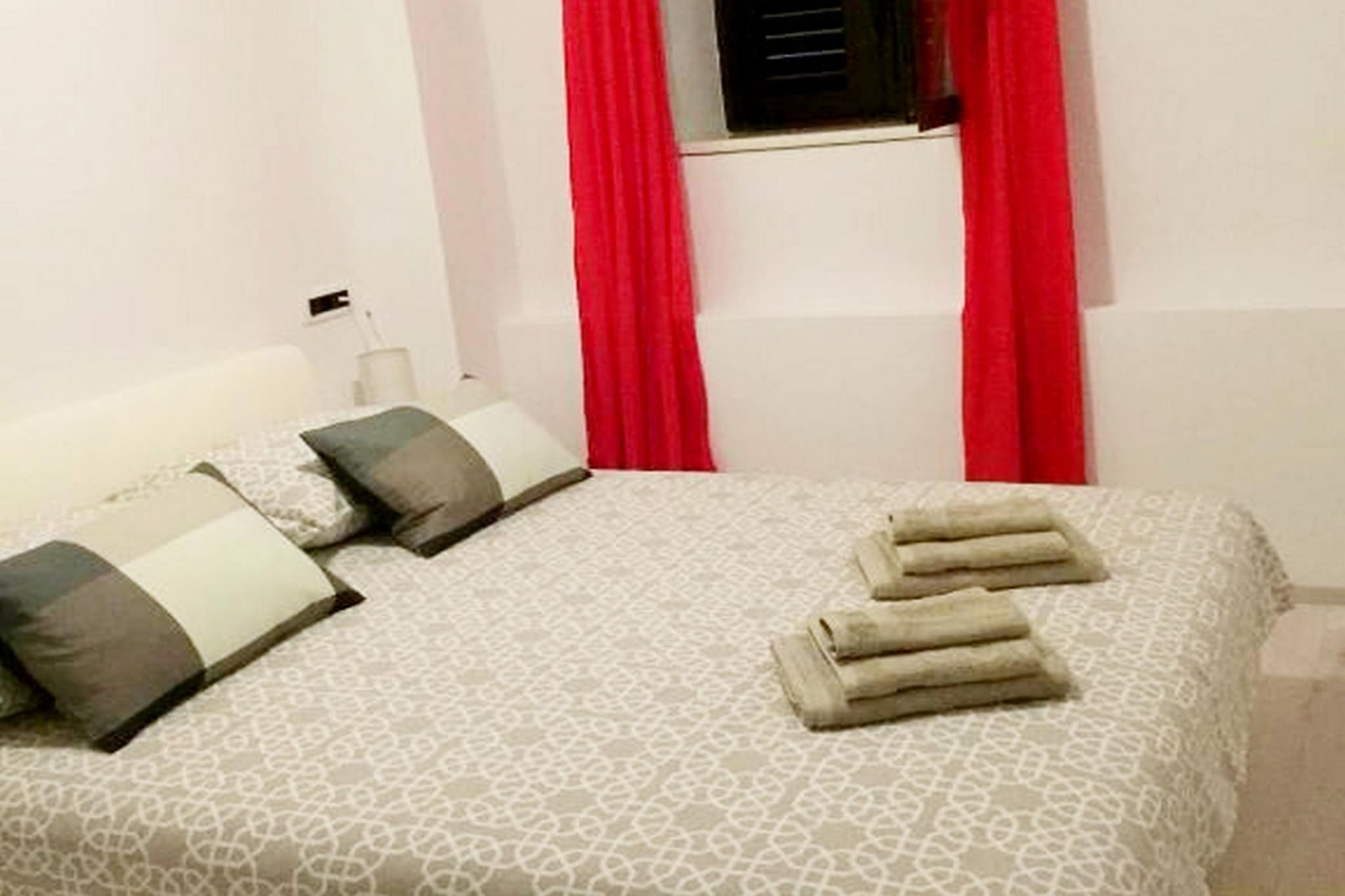 Modern and Cozy Apartment with Terrace in Kastel Kambelovac - Two Bedroom Apartment