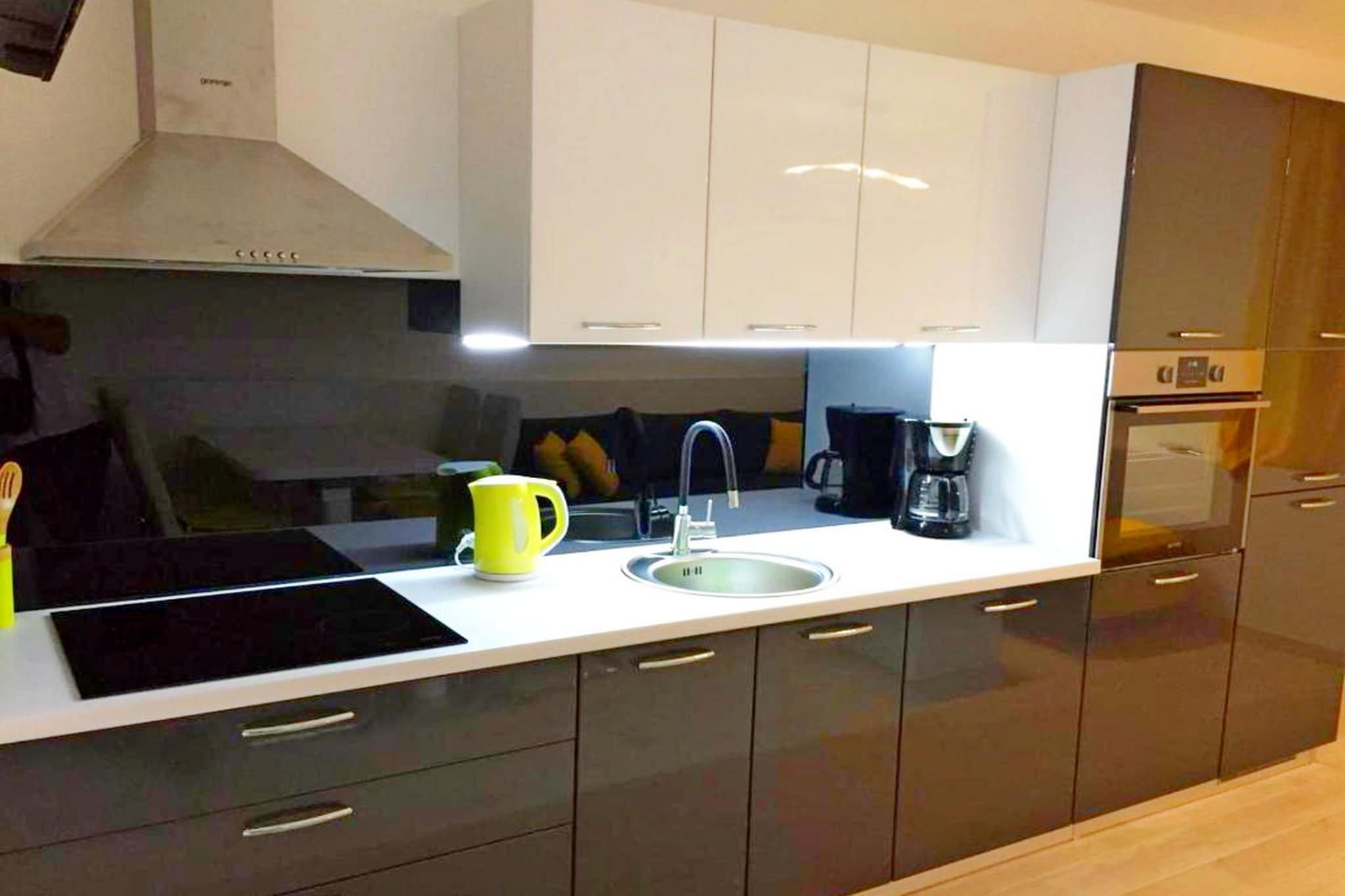 Modern and Cozy Apartment with Terrace in Kastel Kambelovac - Two Bedroom Apartment