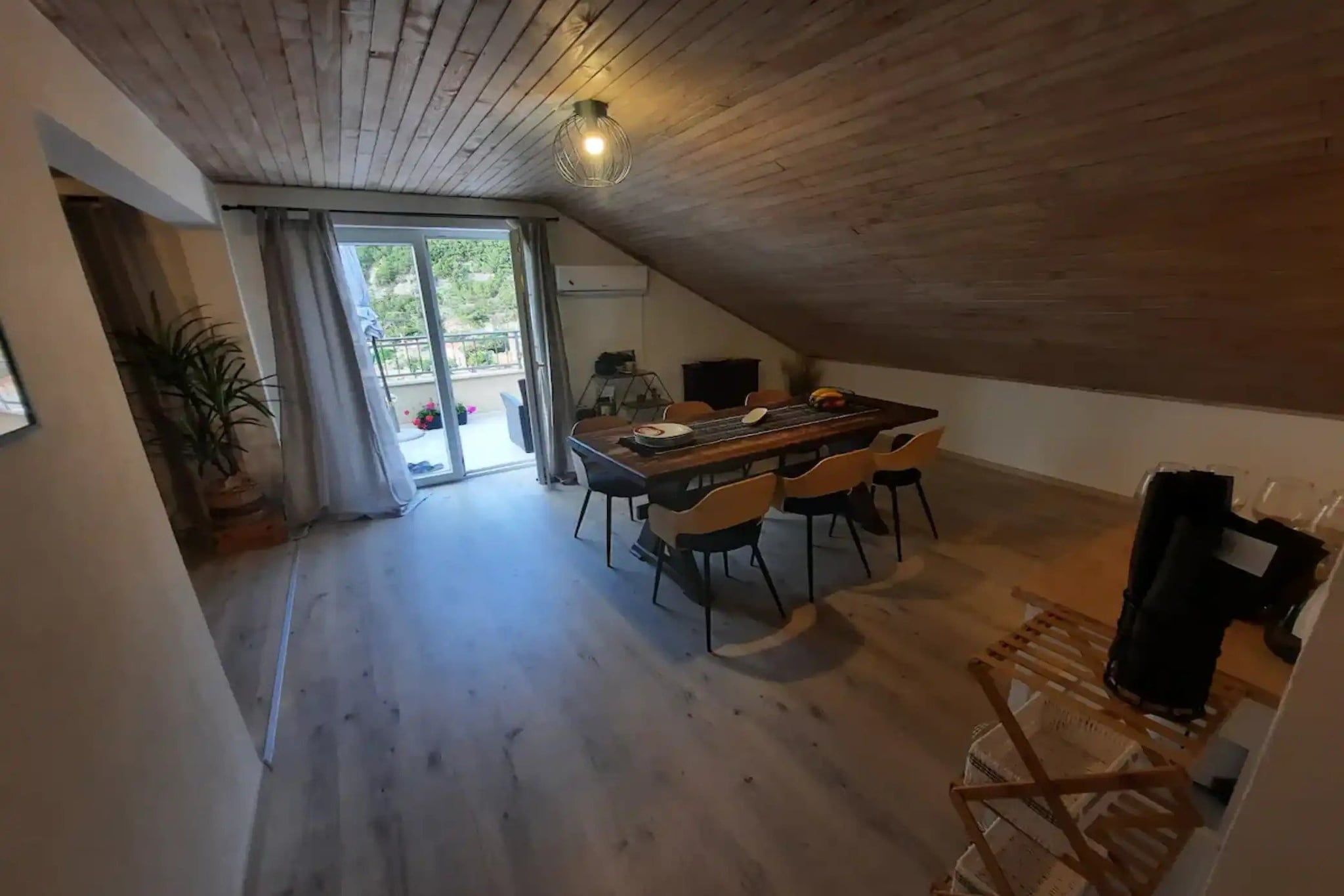Two Bedroom Apartment With Sea  View-Salle à manger