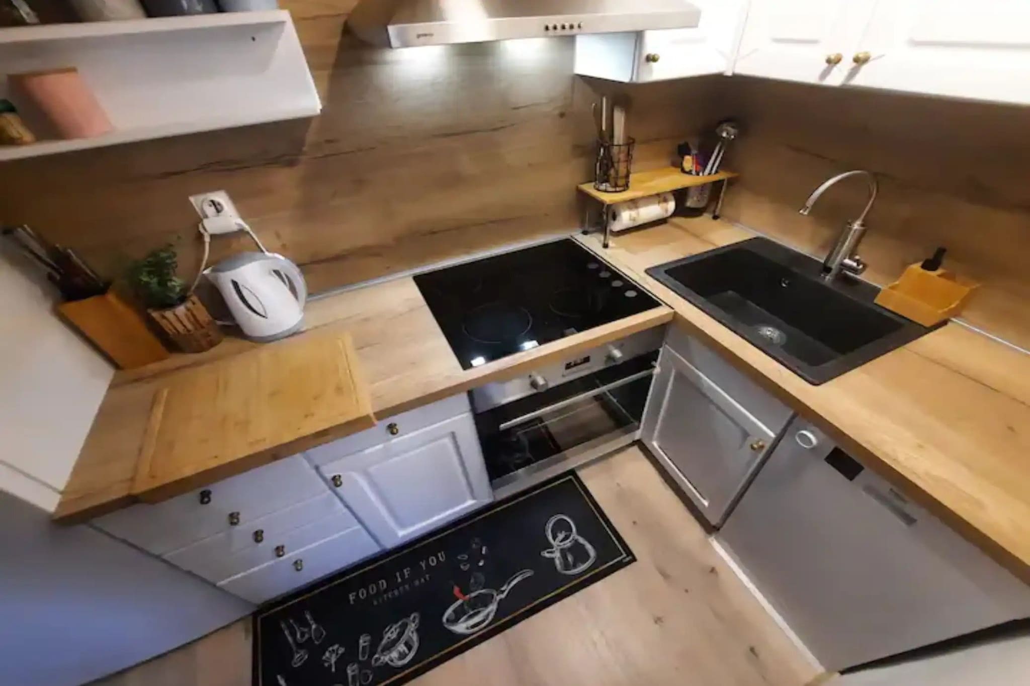 Two Bedroom Apartment With Sea  View-Cuisine