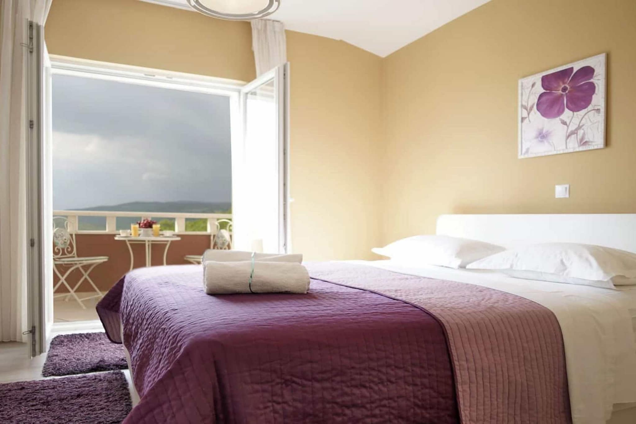 Peaceful Escape with Mountain Views, Heated Pool and Modern Amenities in Radošić - Four Bedroom Villa-Chambre