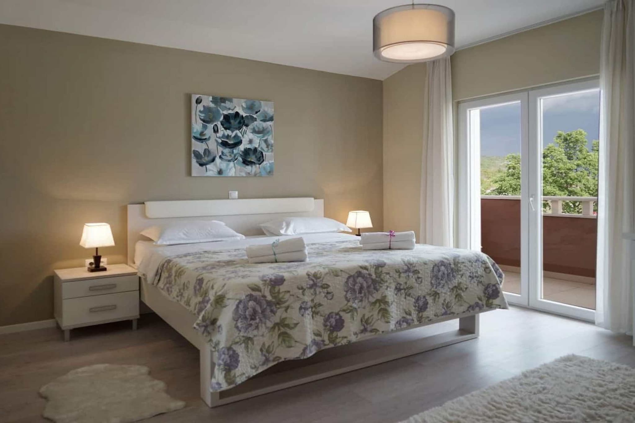 Peaceful Escape with Mountain Views, Heated Pool and Modern Amenities in Radošić - Four Bedroom Villa-Chambre