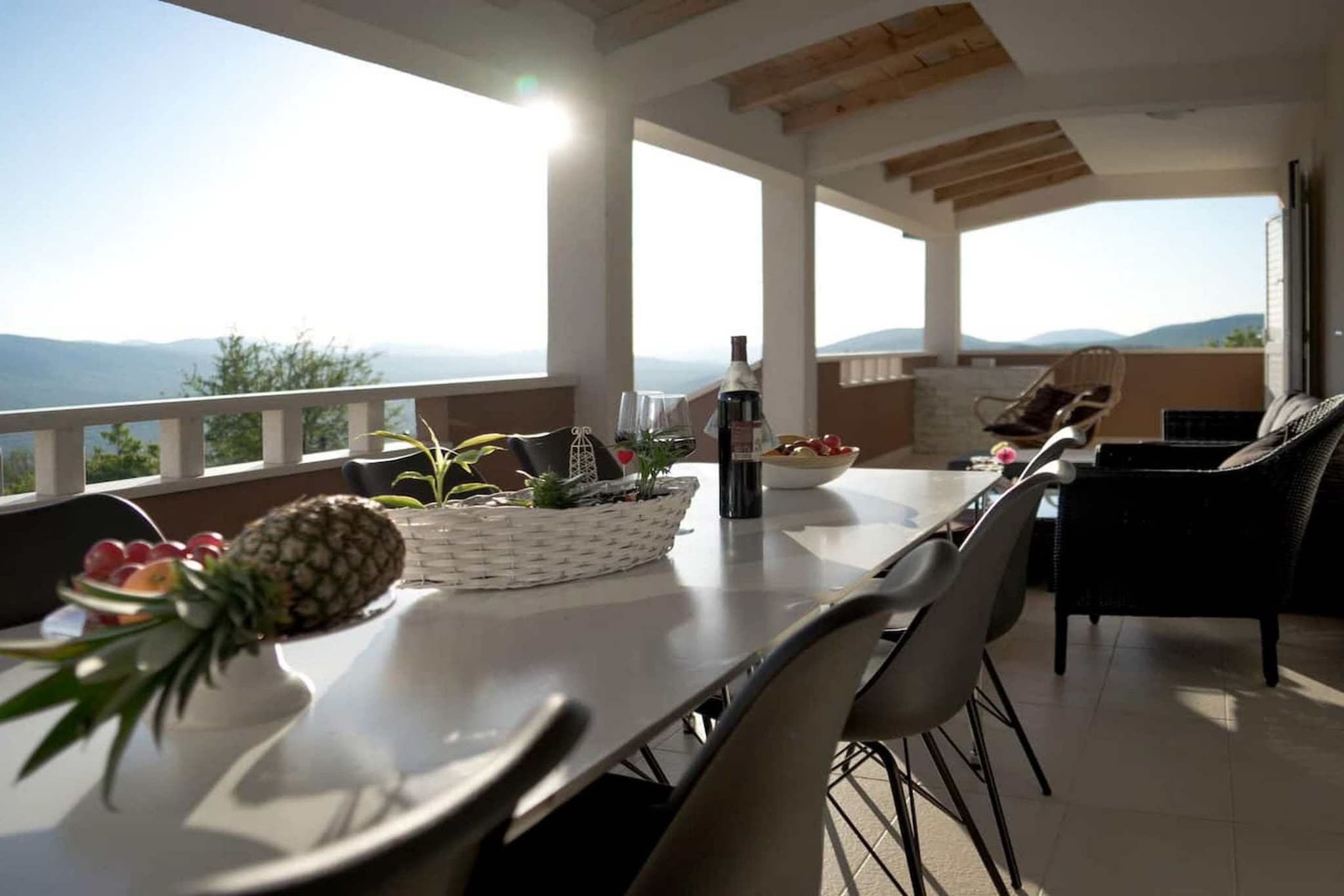 Peaceful Escape with Mountain Views, Heated Pool and Modern Amenities in Radošić - Four Bedroom Villa-Salle à manger
