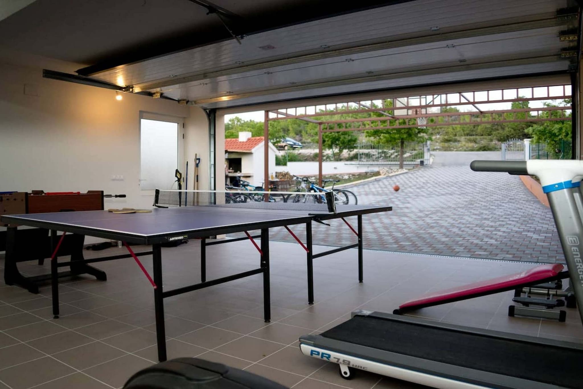 Peaceful Escape with Mountain Views, Heated Pool and Modern Amenities in Radošić - Four Bedroom Villa-Intérieur