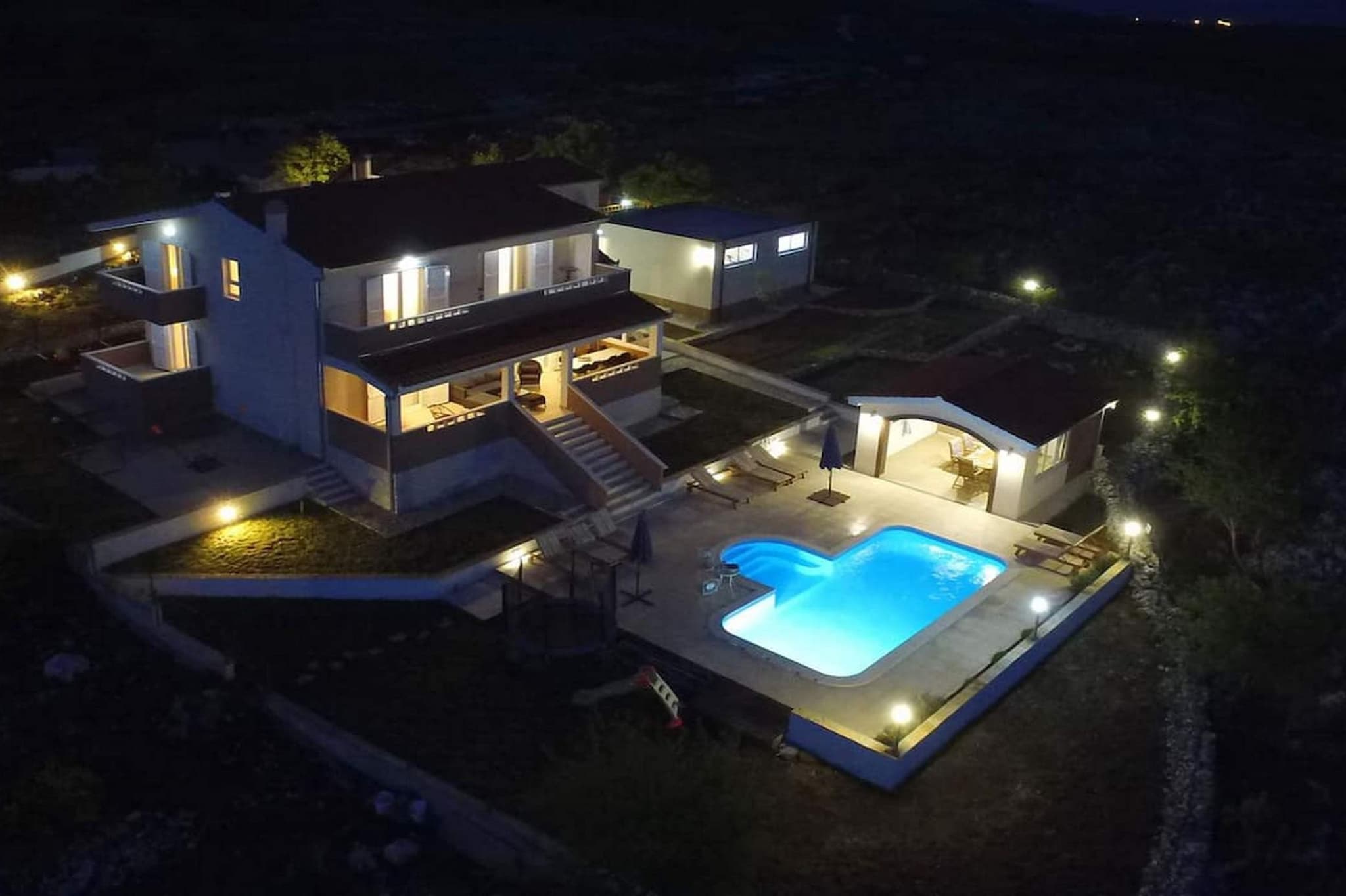 Peaceful Escape with Mountain Views, Heated Pool and Modern Amenities in Radošić - Four Bedroom Villa-Vue