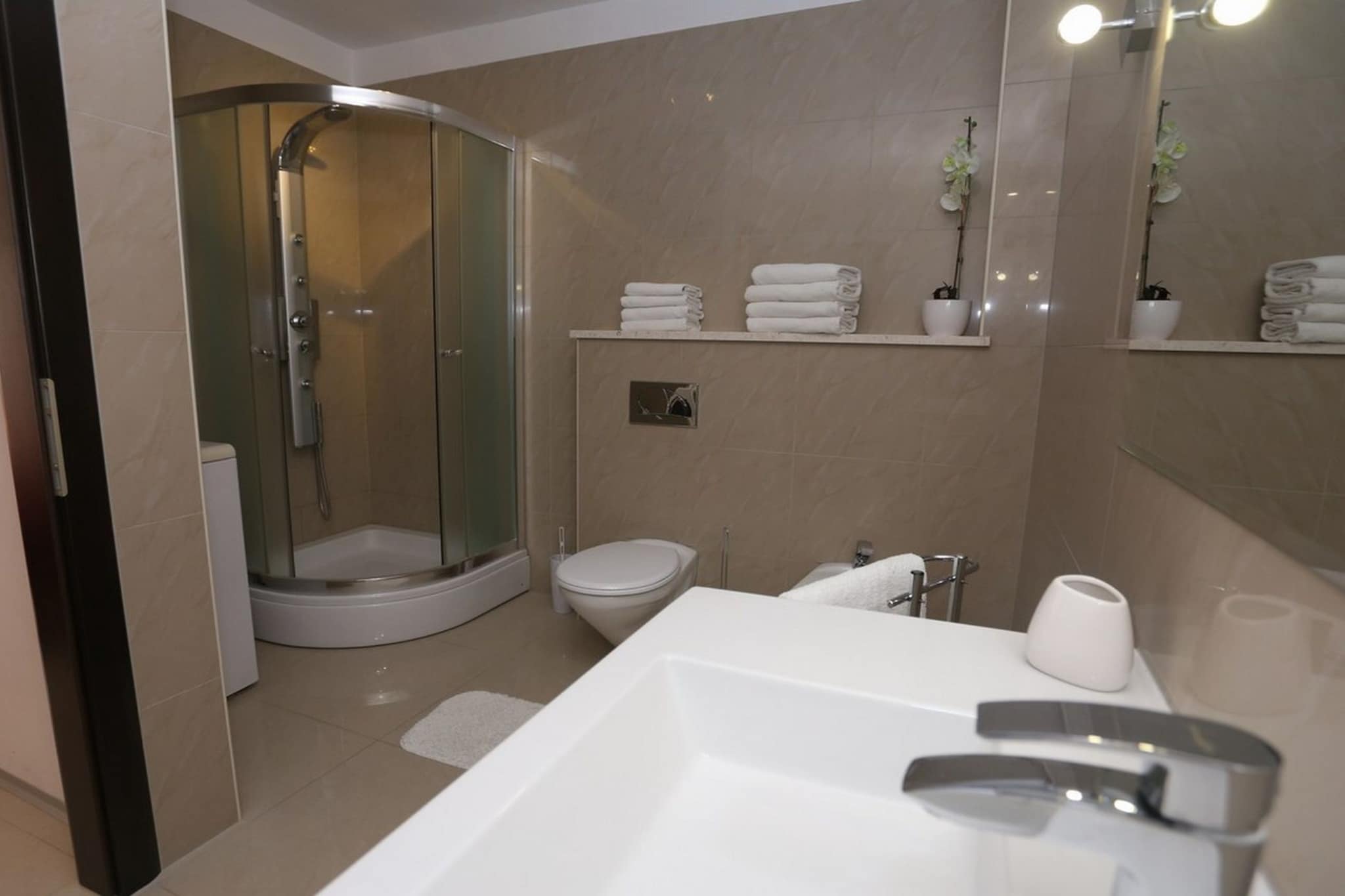 Okrug Gornji Luxurious Escape Villa with Pool - Five Bedroom Villa with Pool-Bathroom