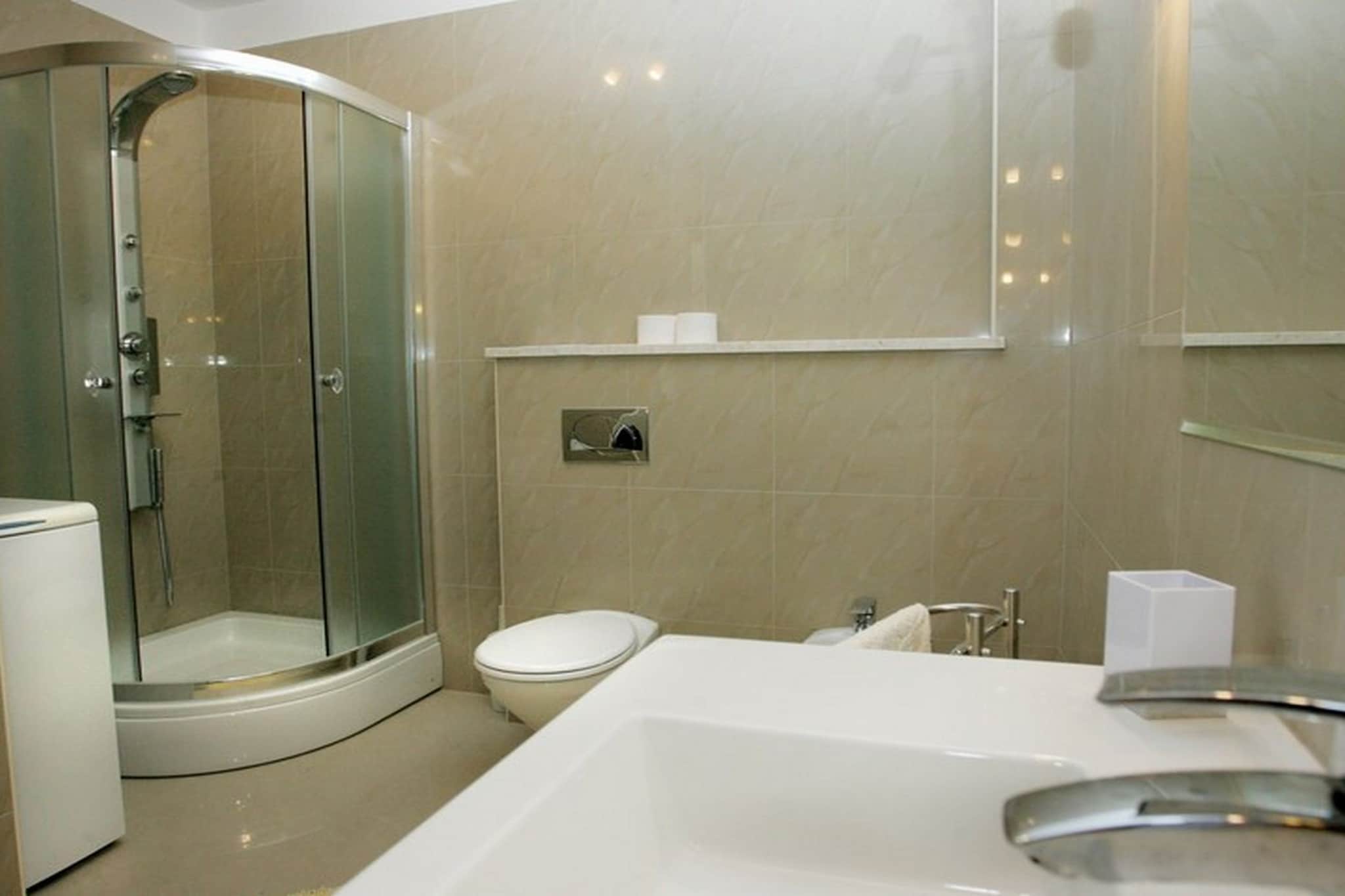Okrug Gornji Luxurious Escape Villa with Pool - Five Bedroom Villa with Pool-Bathroom