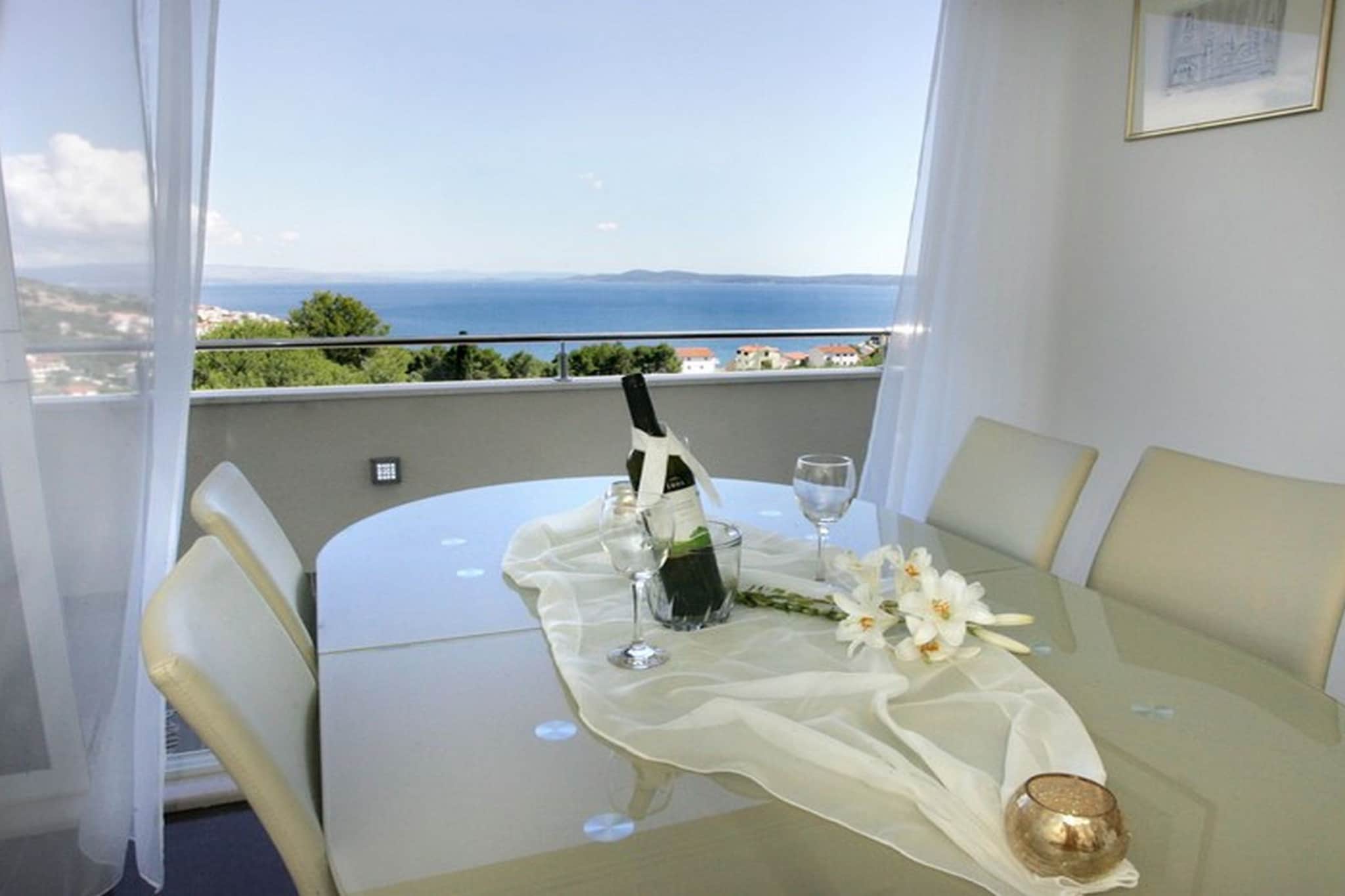 Okrug Gornji Luxurious Escape Villa with Pool - Five Bedroom Villa with Pool-Dining room