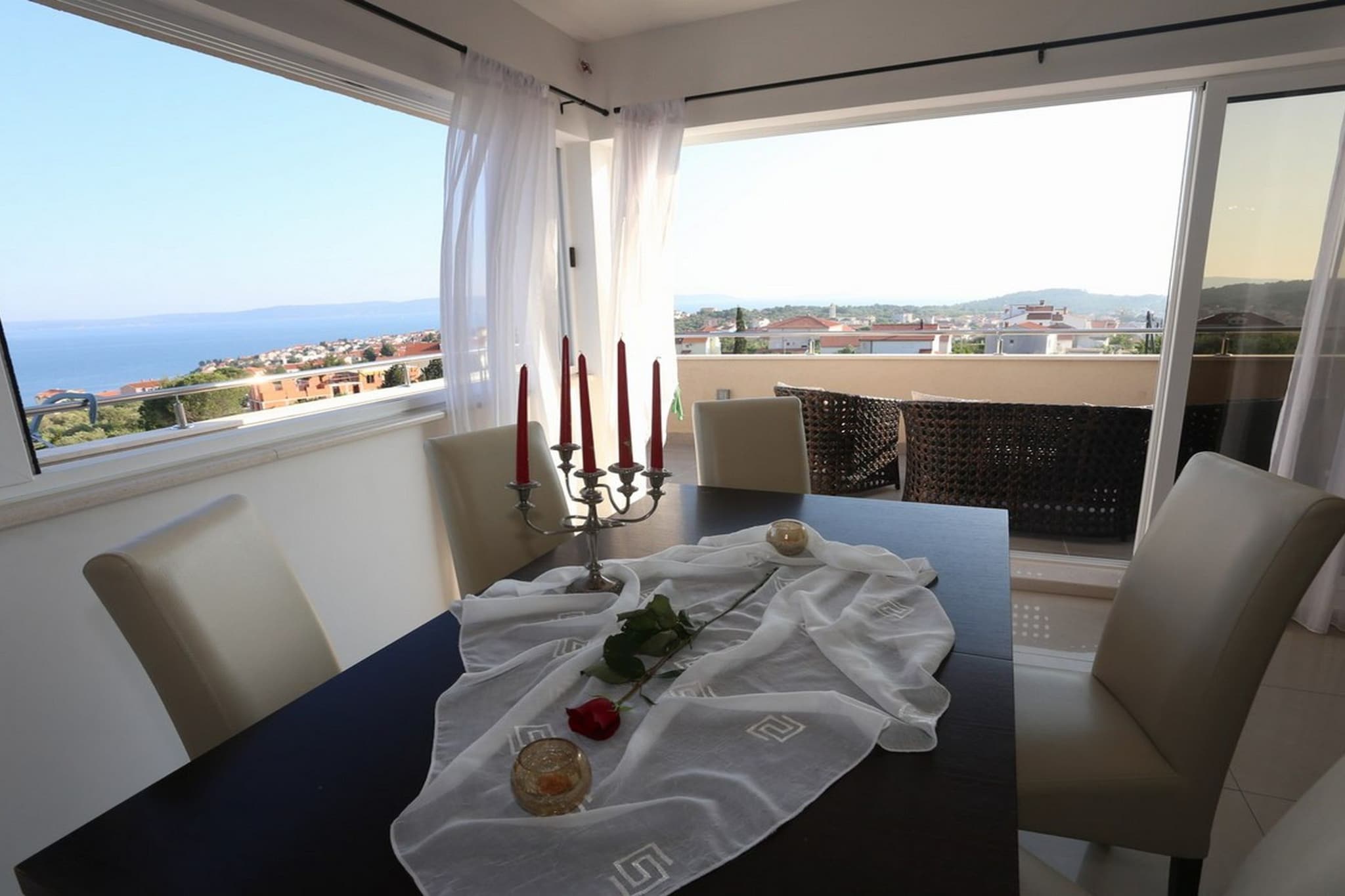 Okrug Gornji Luxurious Escape Villa with Pool - Five Bedroom Villa with Pool-Dining room