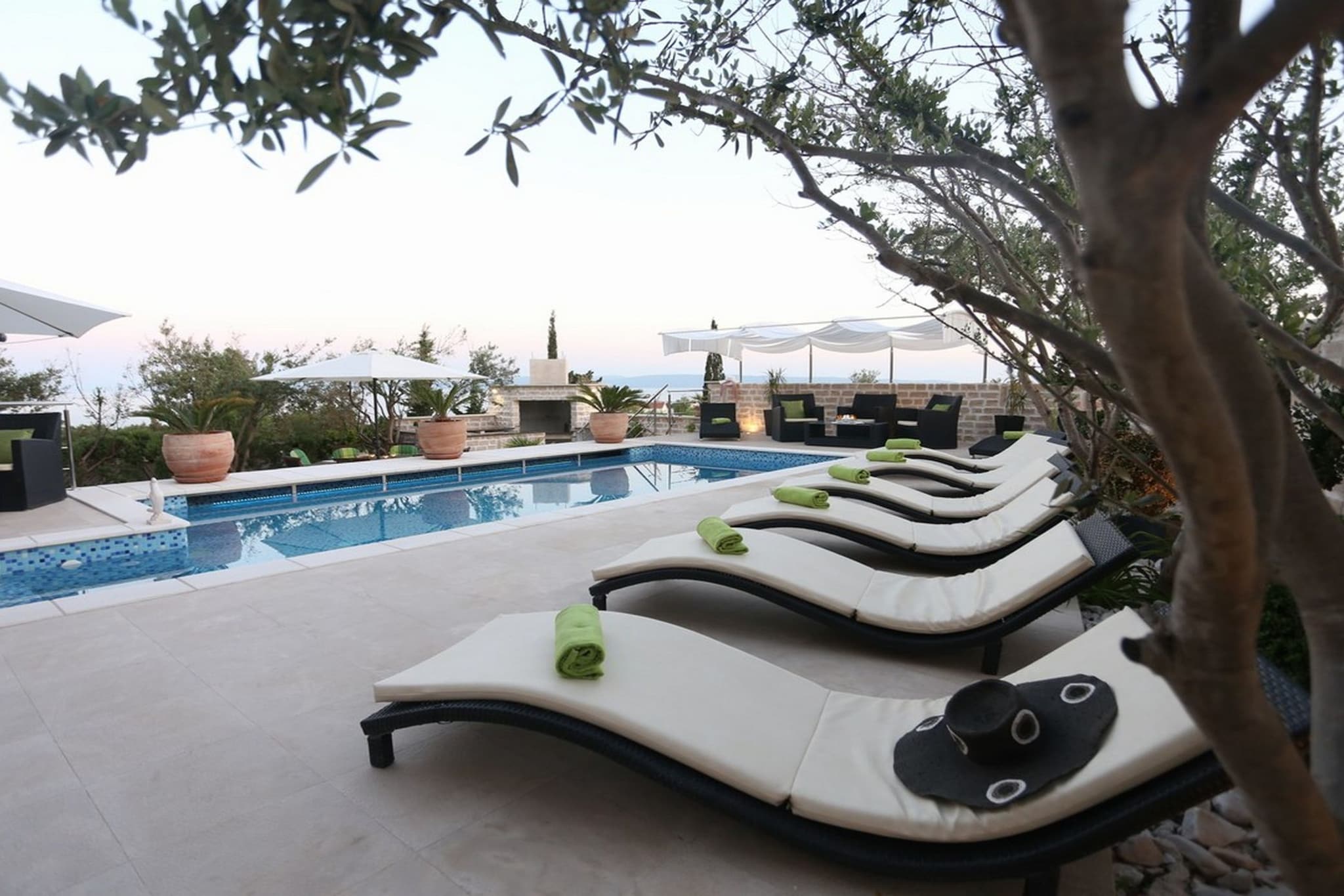 Okrug Gornji Luxurious Escape Villa with Pool - Five Bedroom Villa with Pool-Pool