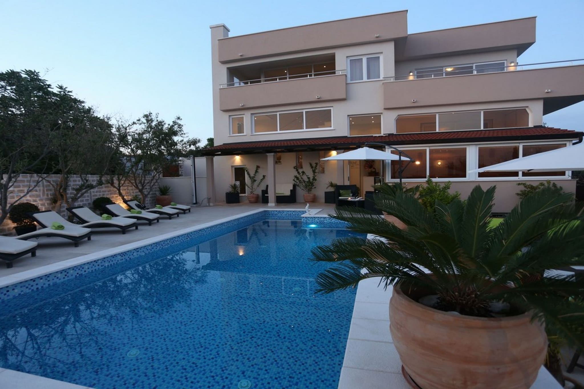 Okrug Gornji Luxurious Escape Villa with Pool - Five Bedroom Villa with Pool-Pool