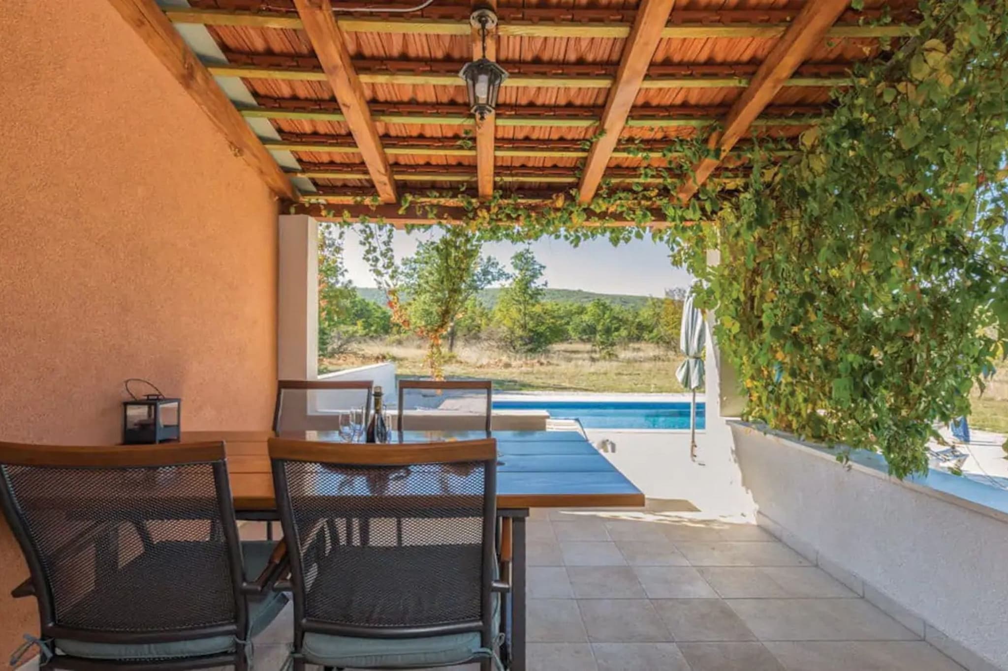 Tranquil Holiday Home with Pool, Garden, and Playground in a Peaceful Countryside Setting - Three Bedroom Holiday Home-Intérieur