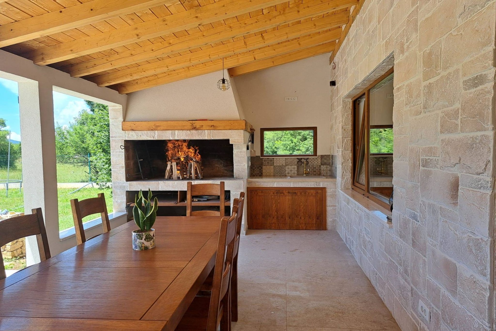 Tranquil Holiday Home with Pool, Garden, and Playground in a Peaceful Countryside Setting - Three Bedroom Holiday Home-Installations