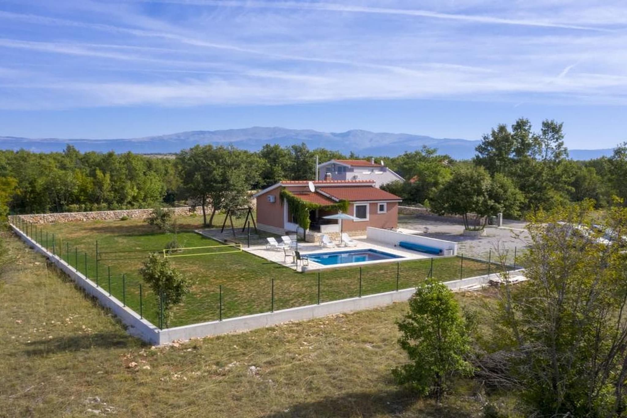 Tranquil Holiday Home with Pool, Garden, and Playground in a Peaceful Countryside Setting - Three Bedroom Holiday Home-Vue