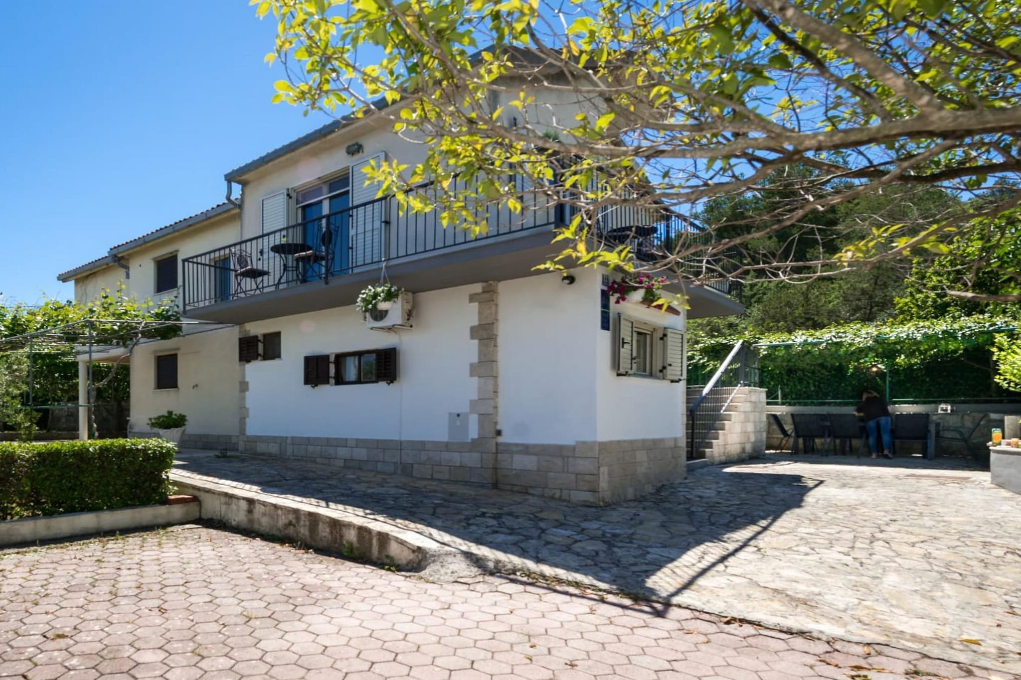 Seaside Getaway Holiday Home with Patio Slatine - Three Bedroom Holiday Home-Extérieur