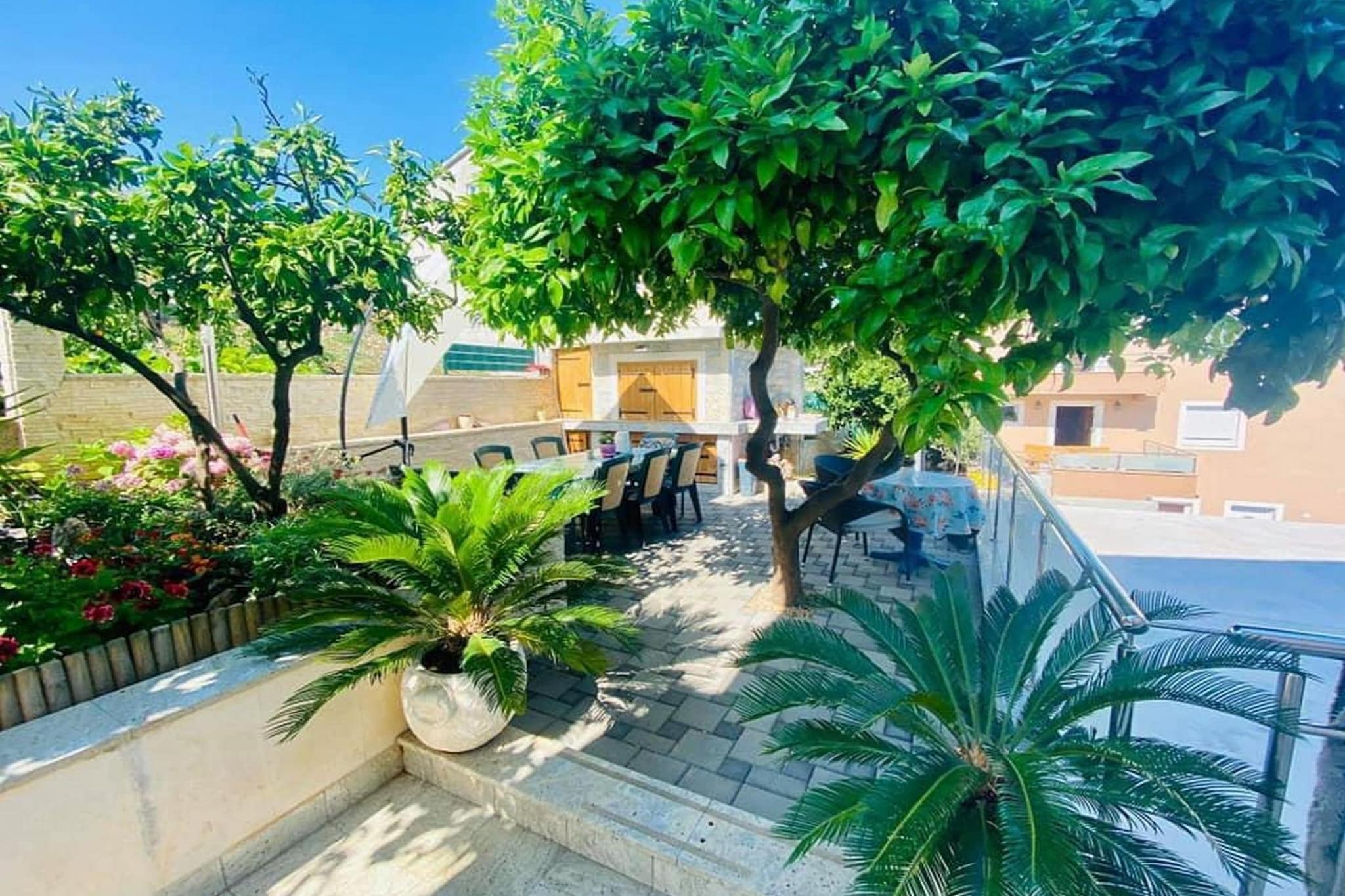 Mastrinka Bright Apartment with Free Parking and Modern Amenities - Two Bedroom Apartment-Outdoor