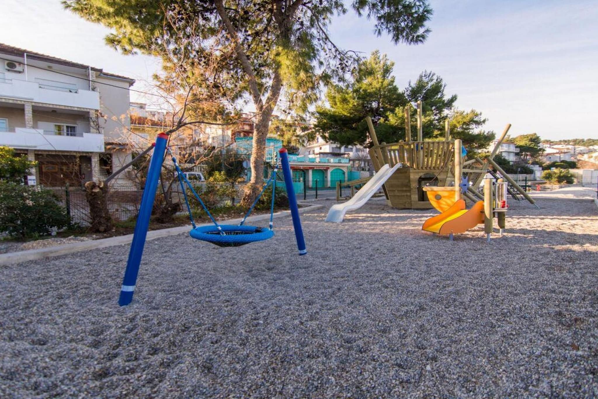 Mastrinka Bright Apartment with Free Parking and Modern Amenities - Two Bedroom Apartment