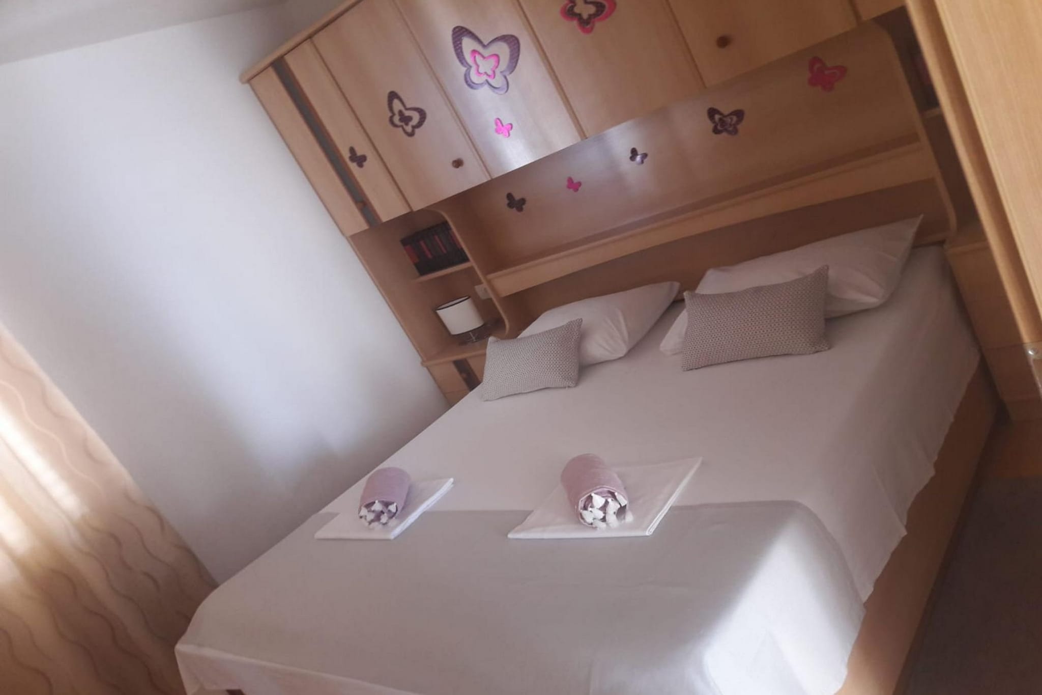 Mastrinka Bright Apartment with Free Parking and Modern Amenities - Two Bedroom Apartment