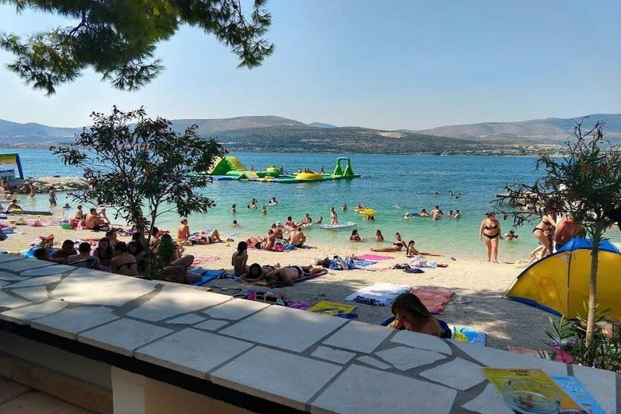 Mastrinka Bright Apartment with Free Parking and Modern Amenities - Two Bedroom Apartment-Atmosphere