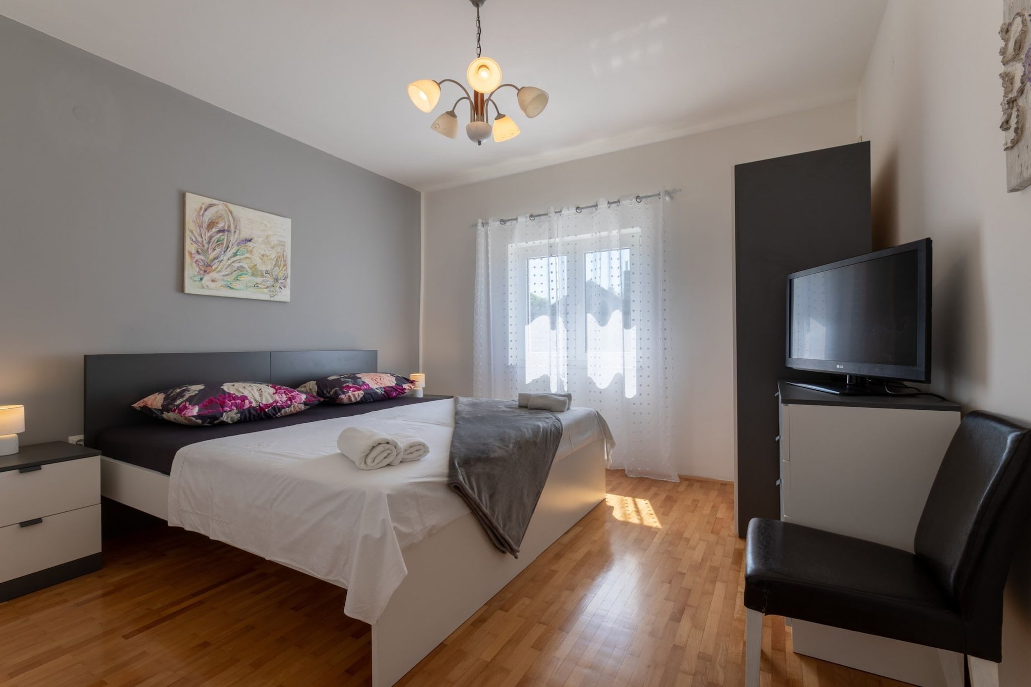 Peaceful and Cozy Holiday Home near Imotski - Two Bedroom Holiday Home-Chambre