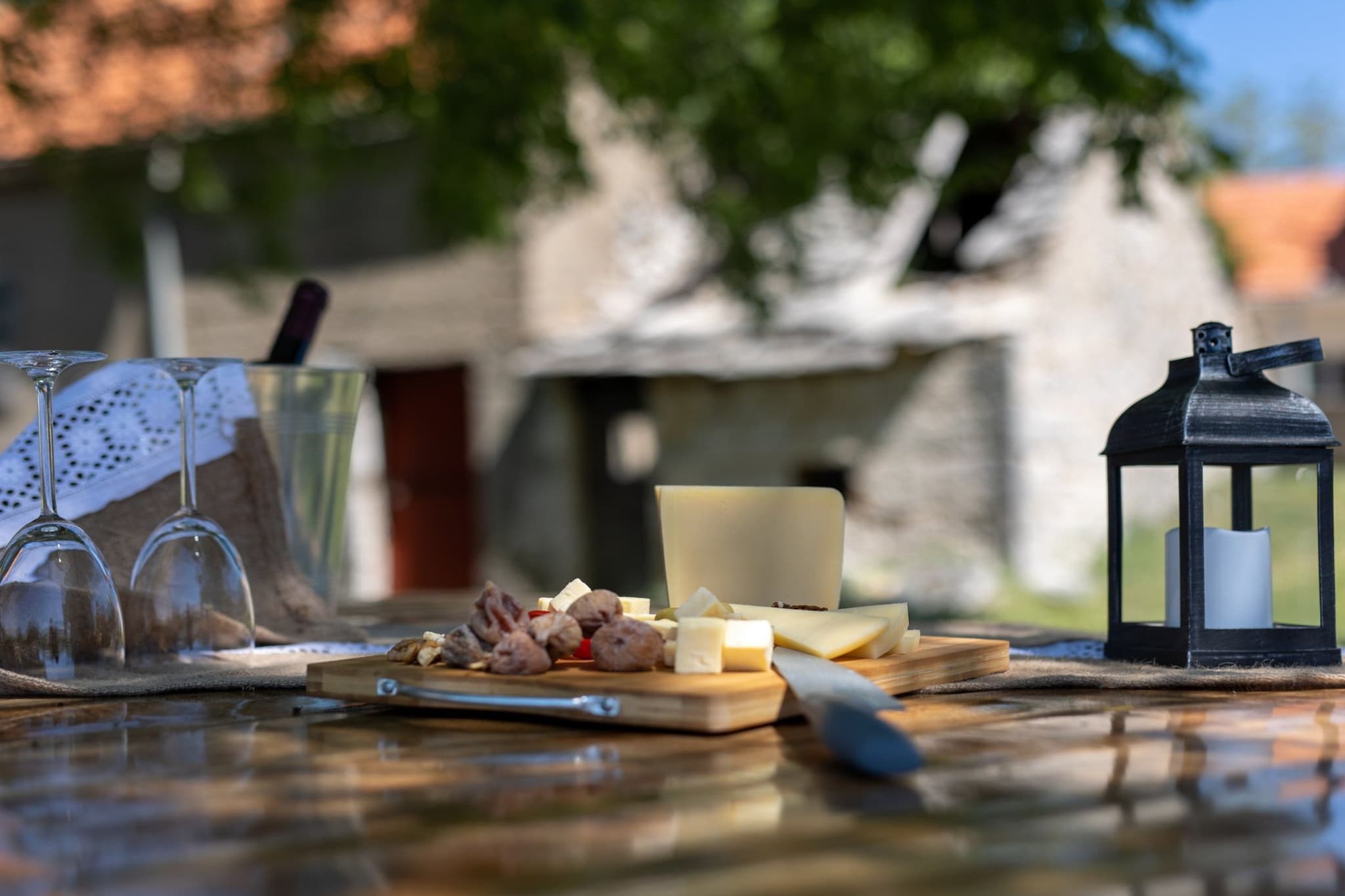 Peaceful and Cozy Holiday Home near Imotski - Two Bedroom Holiday Home-Jardin d'été
