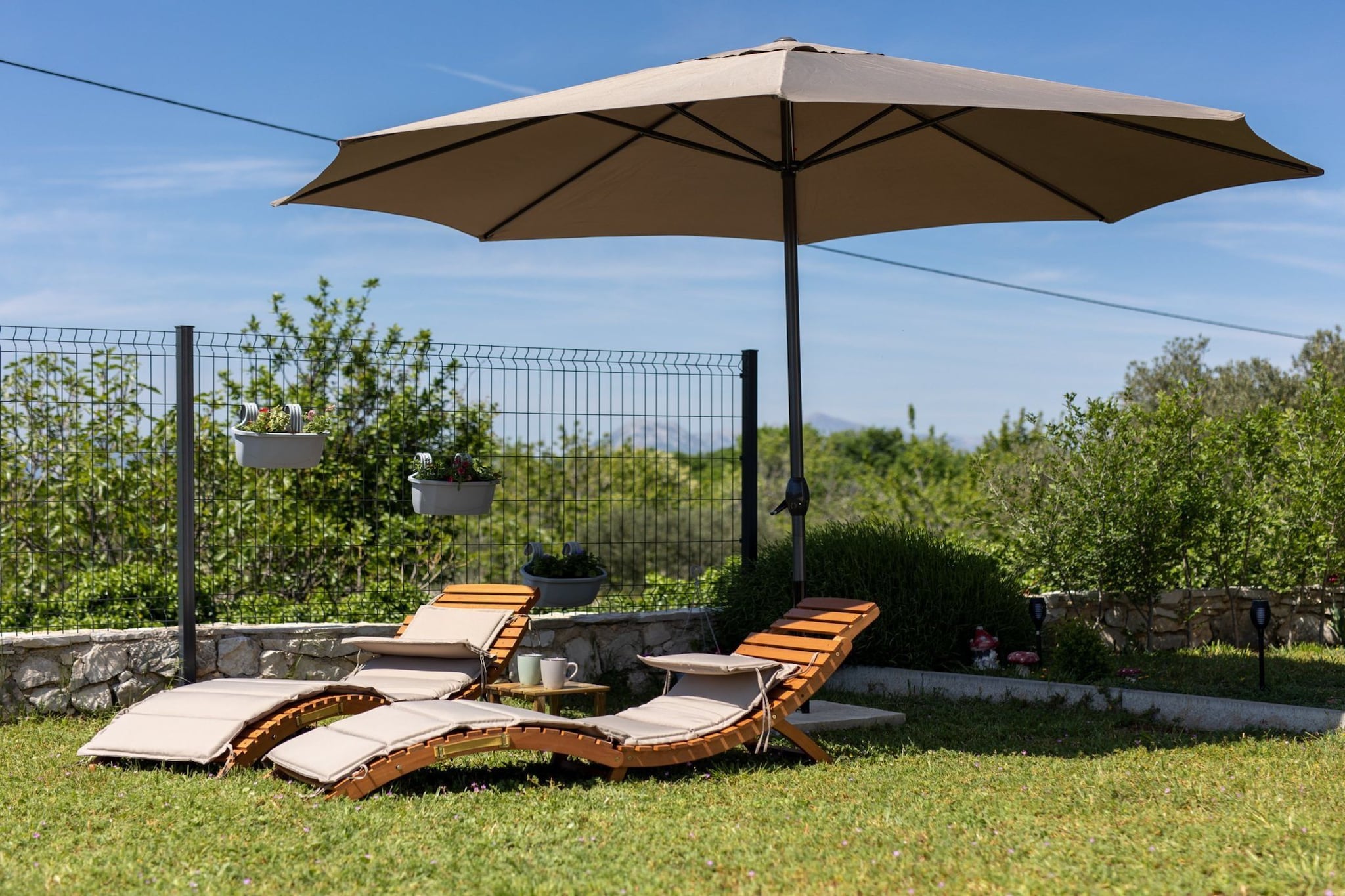 Peaceful and Cozy Holiday Home near Imotski - Two Bedroom Holiday Home-Jardin d'été