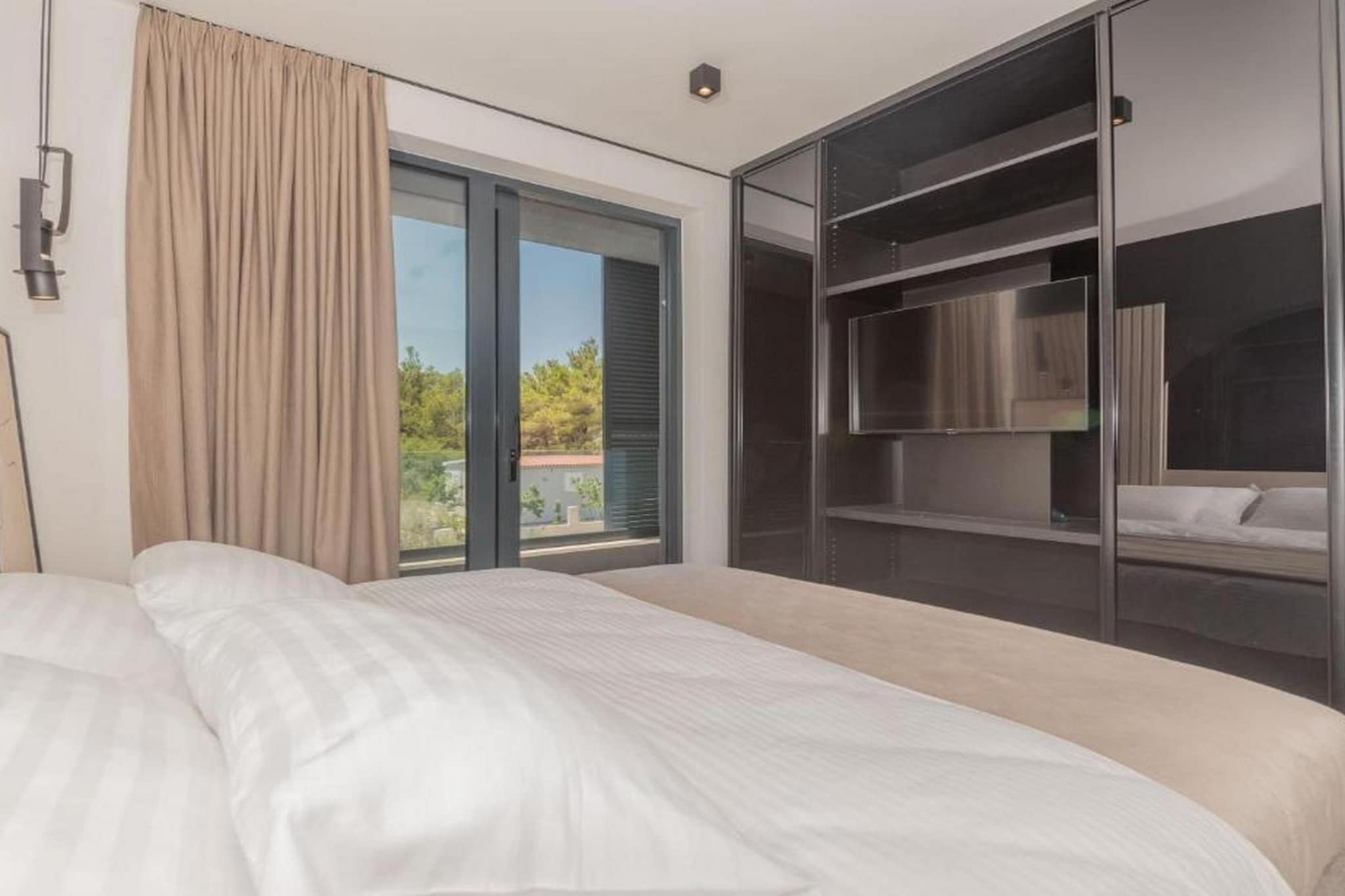 Luxury Contemporary Villa in Vodice with Pool, Sauna and Hot Tub - Four Bedroom Villa with pool-Schlafzimmer