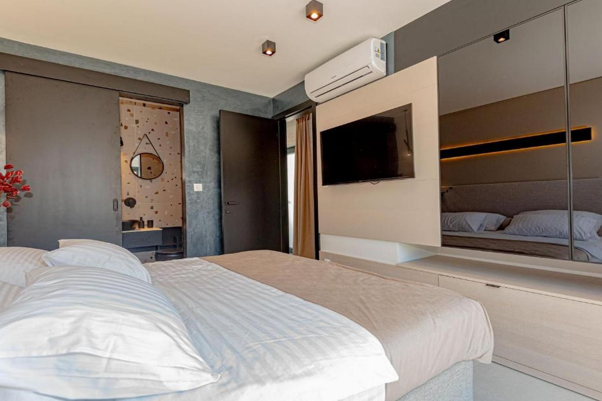Luxury Contemporary Villa in Vodice with Pool, Sauna and Hot Tub - Four Bedroom Villa with pool-Schlafzimmer