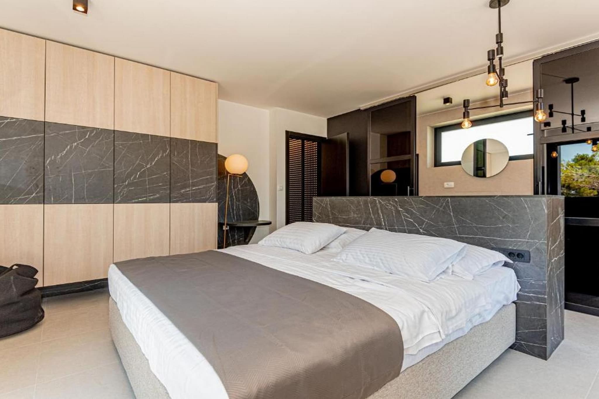 Luxury Contemporary Villa in Vodice with Pool, Sauna and Hot Tub - Four Bedroom Villa with pool-Schlafzimmer